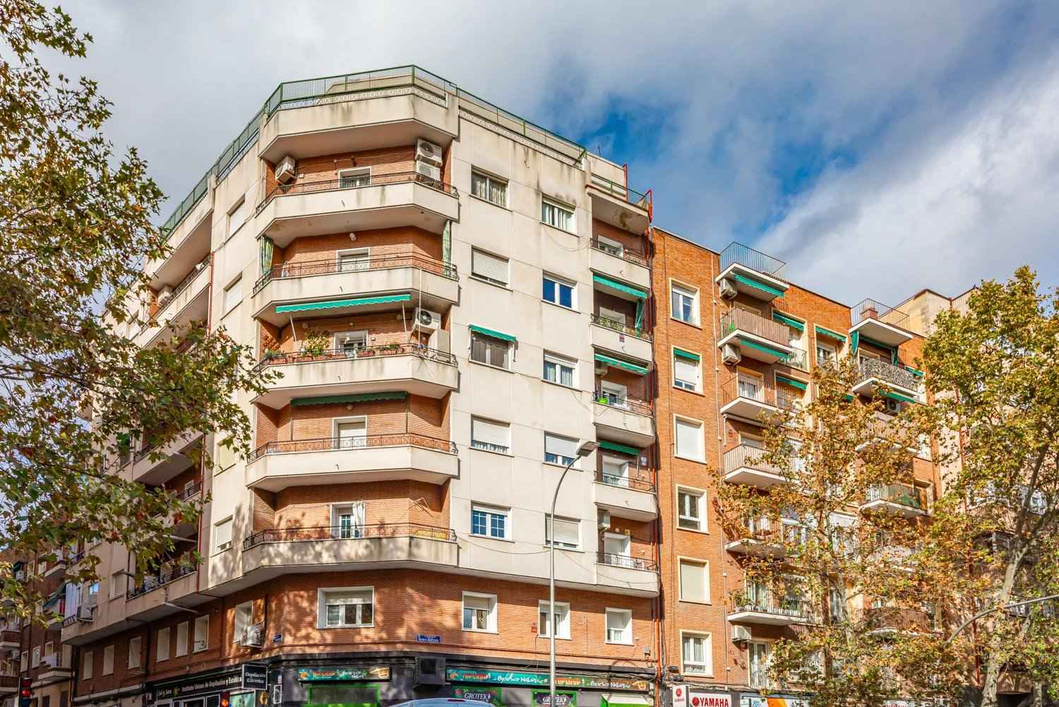 Eafd58dbbe55ecc43294719004a5d202 3027739759 1500 original - Translation missing: en.helpers.application.image_tag.default_alt