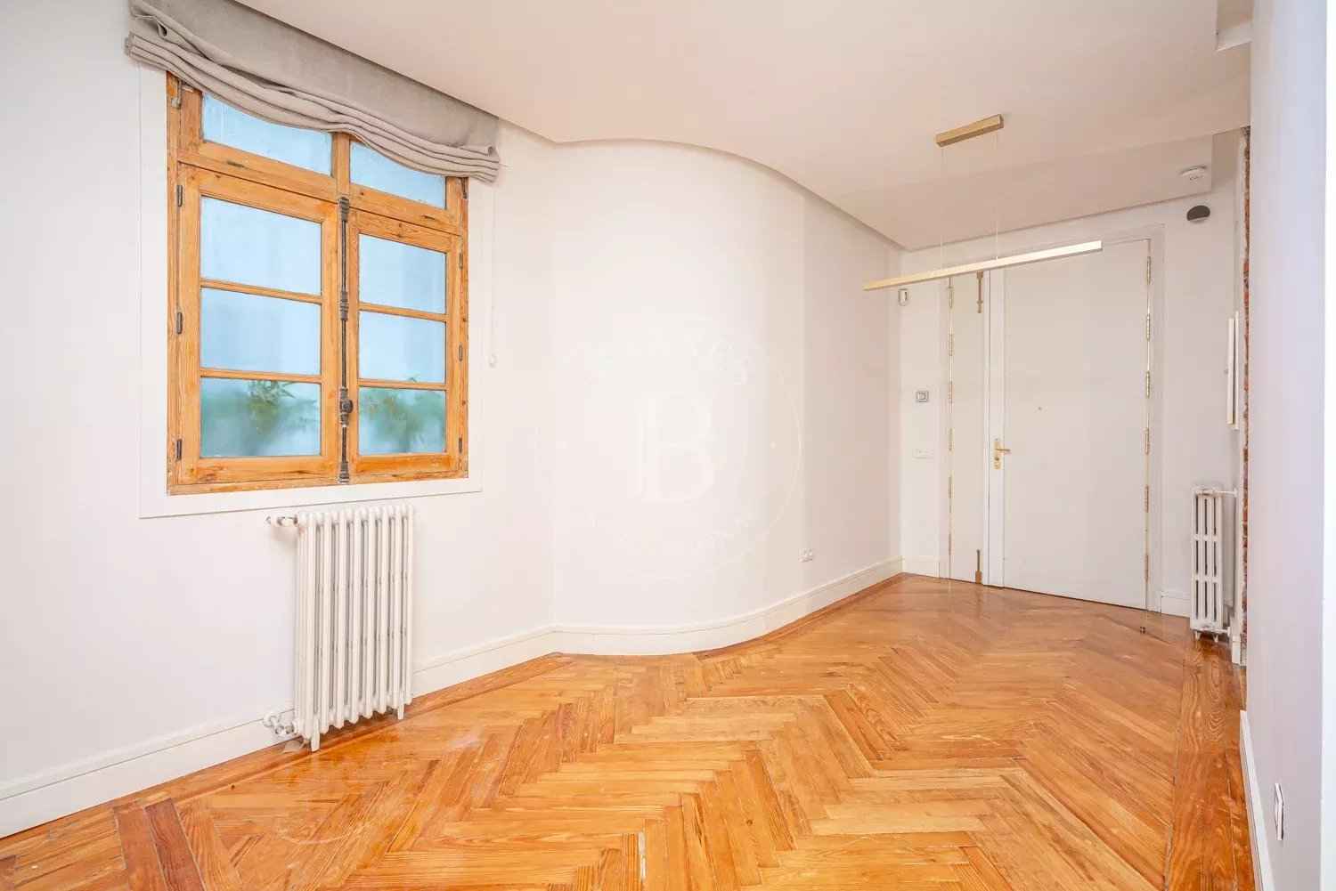 69b754552f0c0414bff6c09c0345c8a4 a75200592e 1500 original - Attribut alt par défaut.