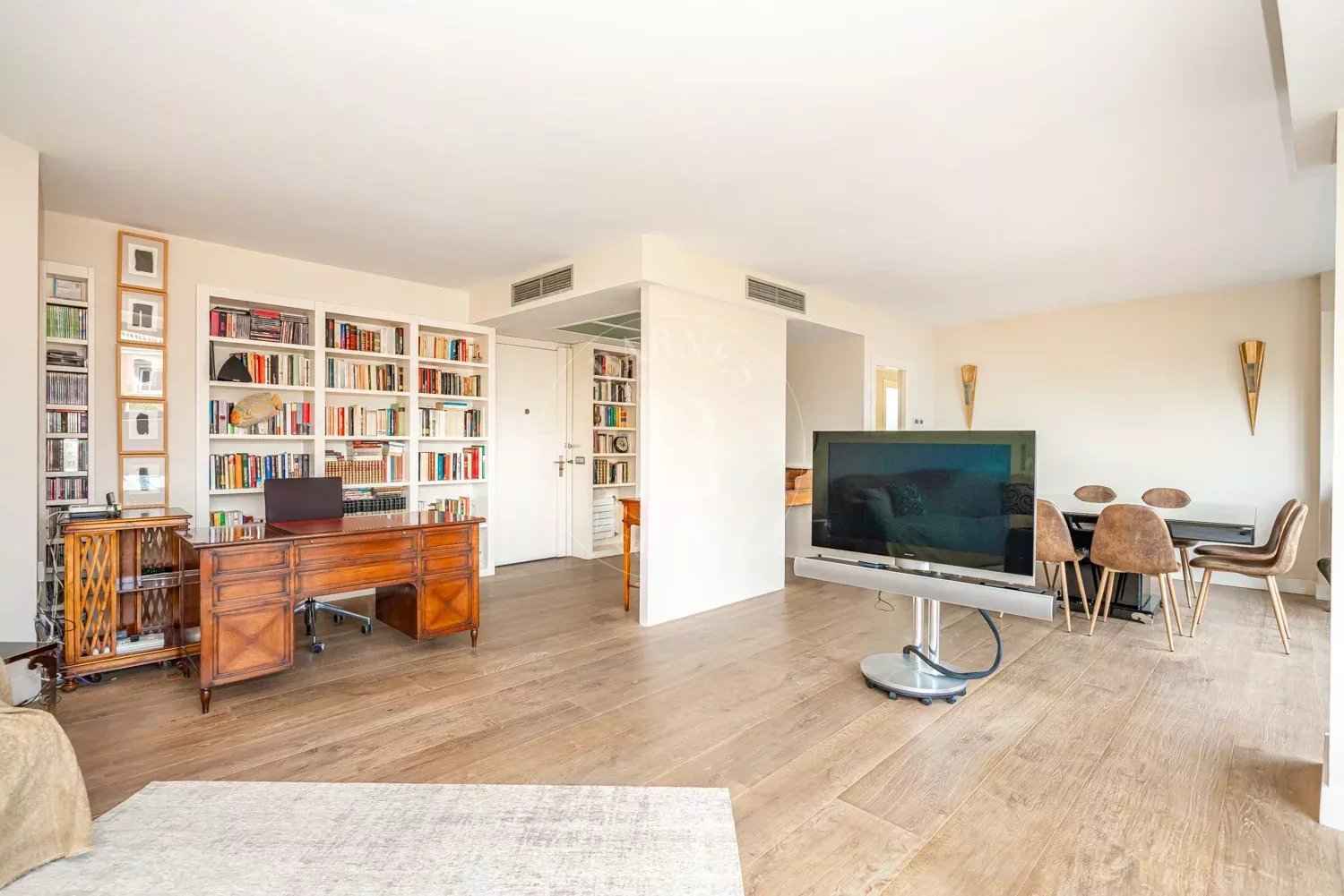 7614aa0be2883b60c954a8f4ce76b9ca 259d3e7e85 1500 original - Translation missing: en.helpers.application.image_tag.default_alt