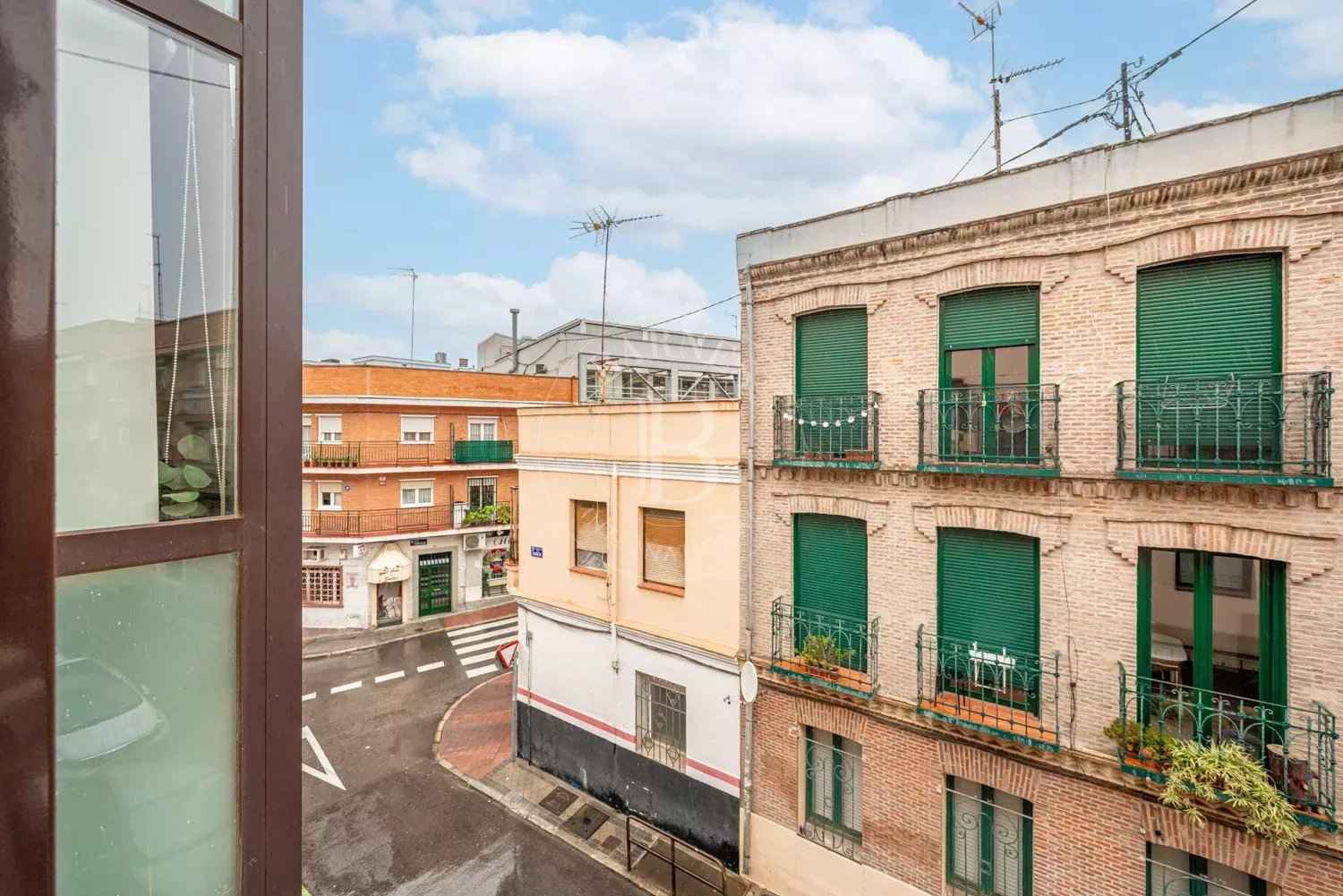 30f007d0de63a8503657917e2b66d916 44aea79b0c 1500 original - Translation missing: en.helpers.application.image_tag.default_alt