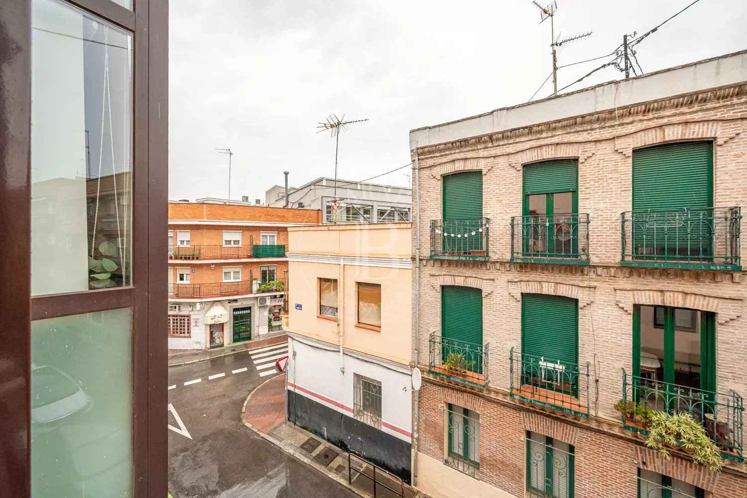 2da1c41b6be7896a50014bcb740921a8 10fd1f39d2 1500 original - Translation missing: en.helpers.application.image_tag.default_alt