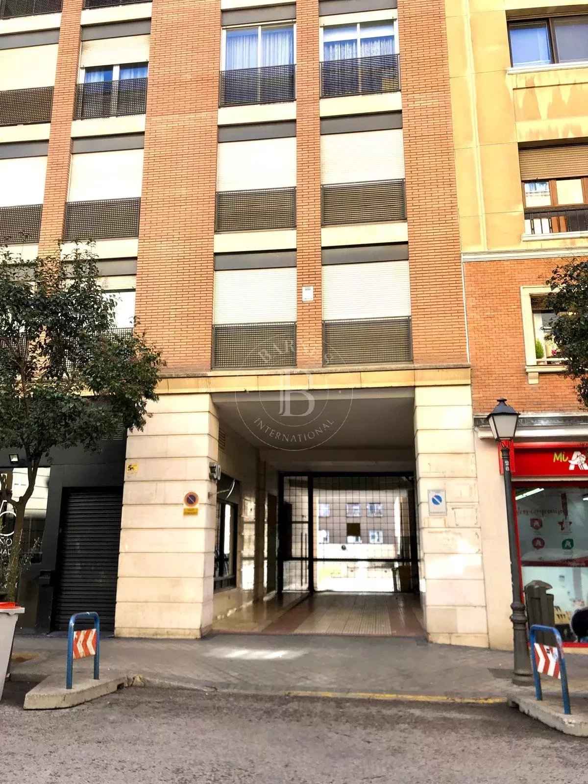 66bea3973c0dadc4040b15cd05f3a199 d41e003e41 1600 original - Attribut alt par défaut.