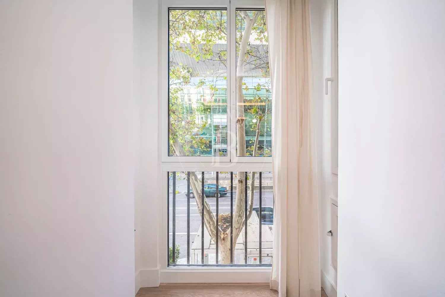 09d88ba9925779d9996f16322a2b4393 b120428738 1500 original - Attribut alt par défaut.