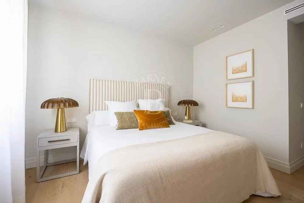 5df9125ffda303fda07bb97d9875f39e 74eb55cbb4 1000 original - Attribut alt par défaut.