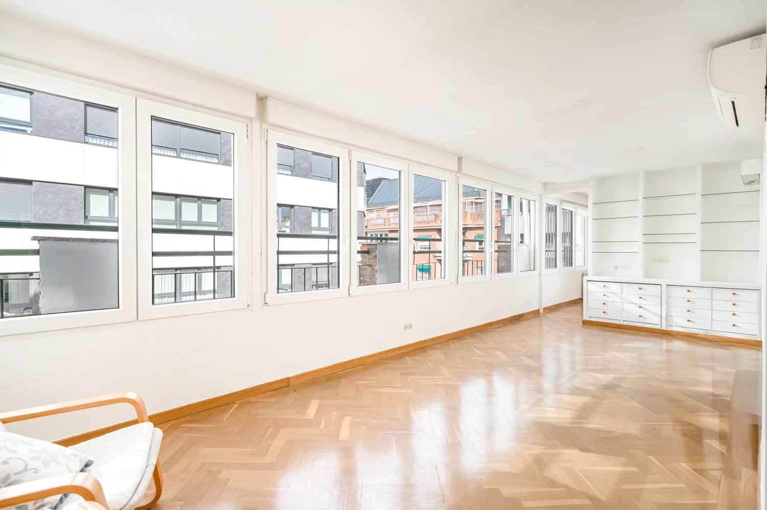 Ffe33823cbd43ae55819a9c864b10f27 d59f16a738 1500 original - Attribut alt par défaut.