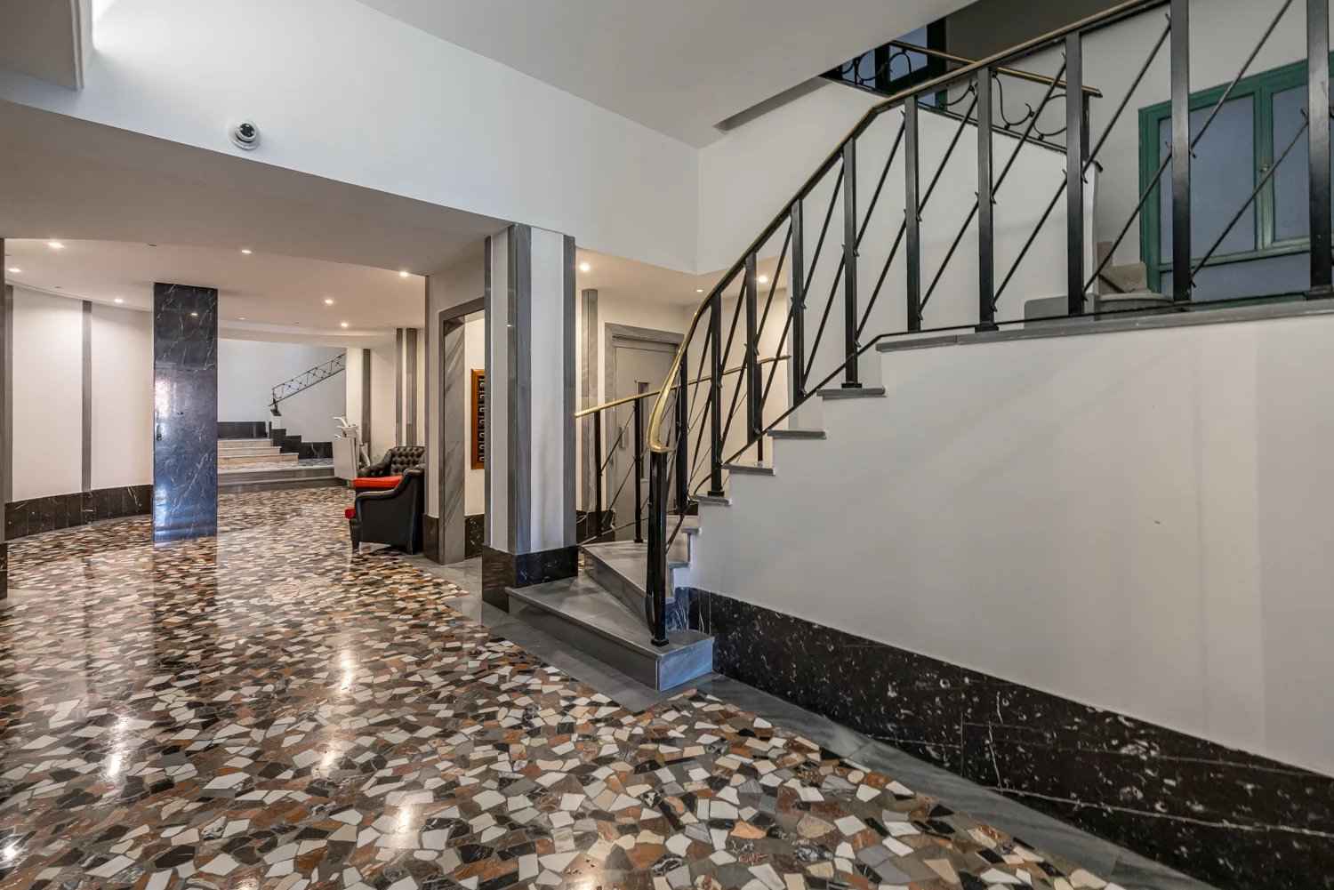 D07fae9f4f10f7d517ef7bc75a843851 9664863003 1500 original - Attribut alt par défaut.