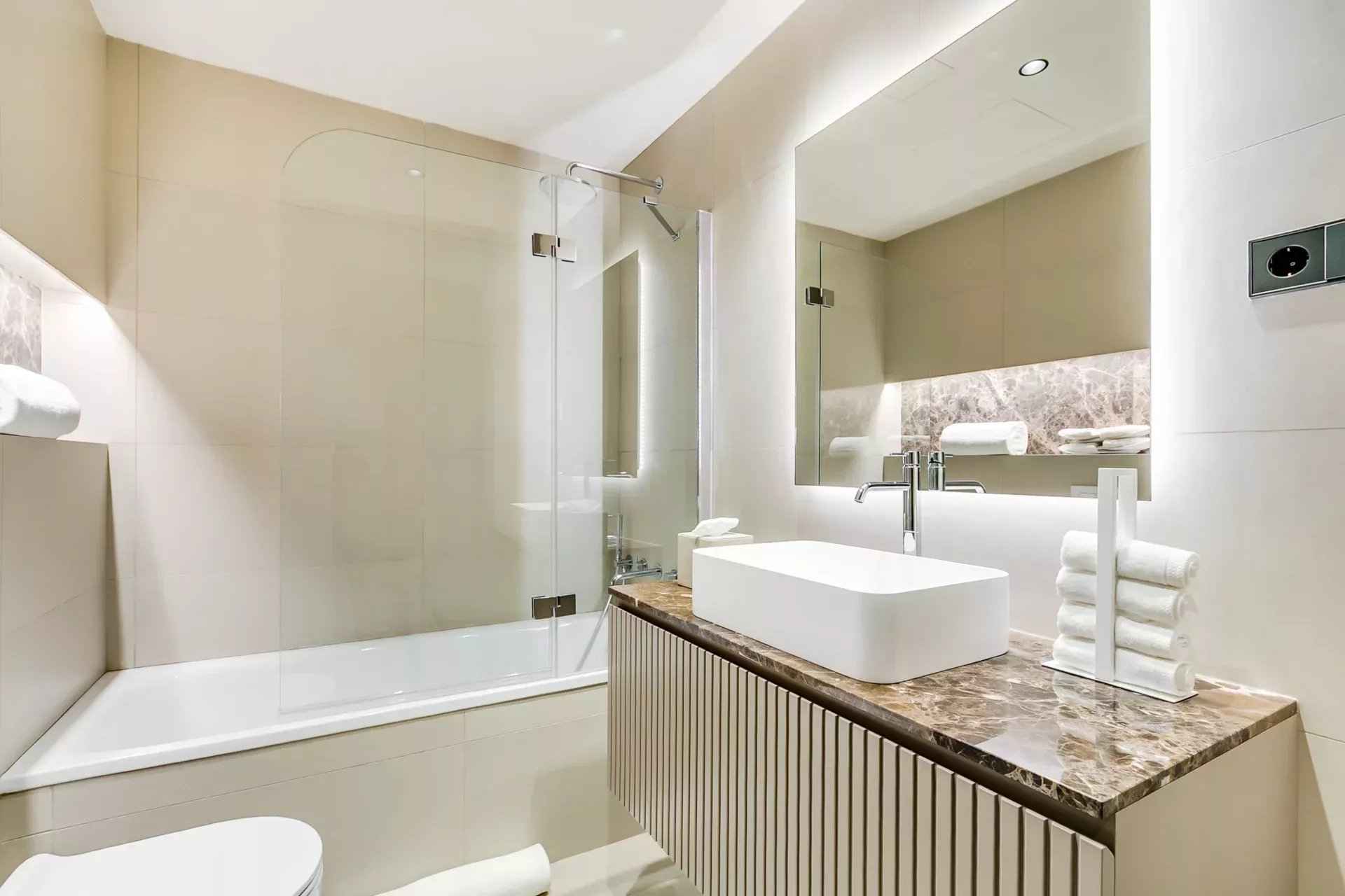 C94b67fa5dfeefaee9779df2e4f802bd b524028947 1920 original - Attribut alt par défaut.