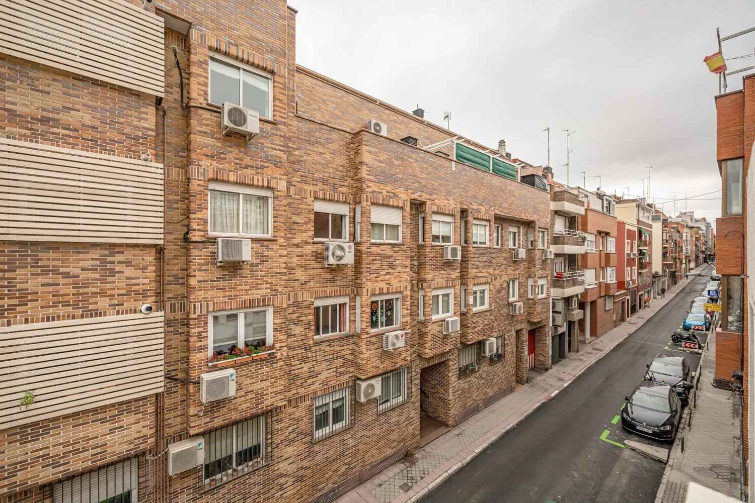 09a1937c893bbac7ee31bf0080f84e4e d3dfb4a28f 1500 original - Translation missing: en.helpers.application.image_tag.default_alt