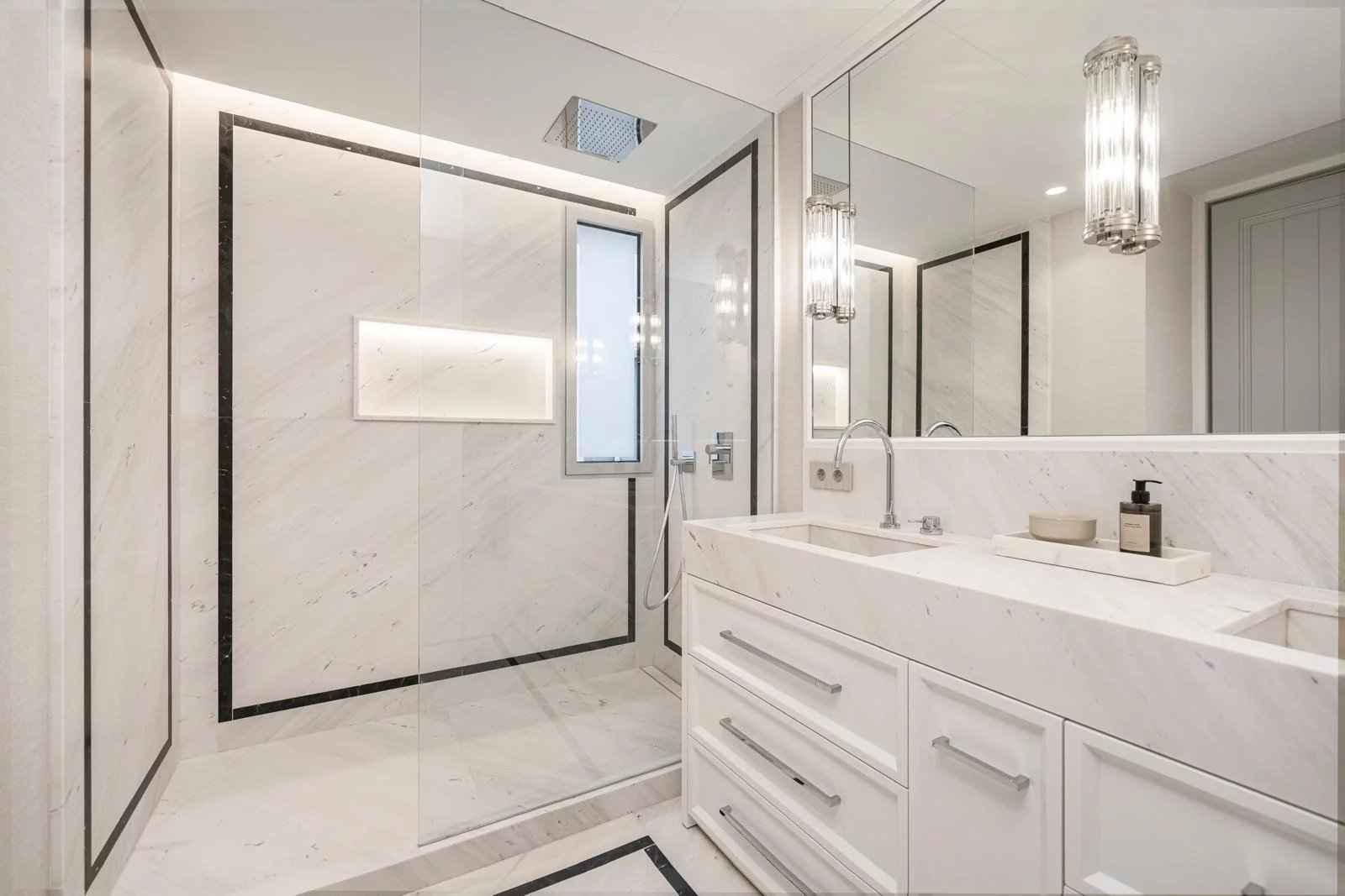 44a1945fe35be726918543a52c2732a6 2461ab20c3 1600 original - Attribut alt par défaut.