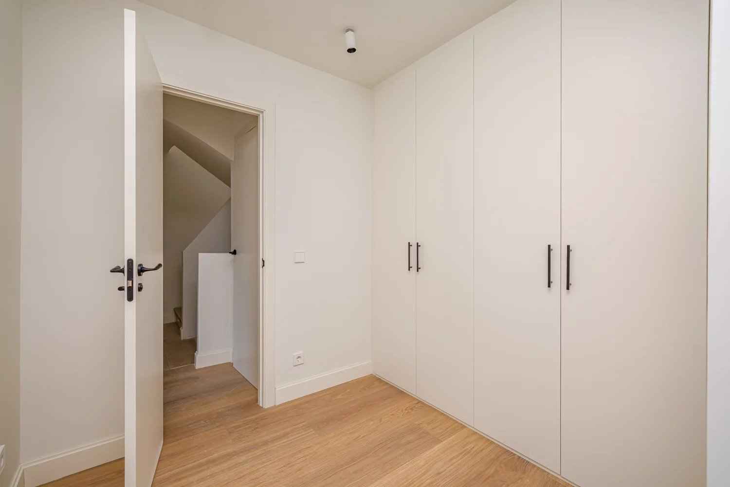 85e8712e79961970ebcdfc3a527bdd89 e27cb9f244 1500 original - Translation missing: en.helpers.application.image_tag.default_alt