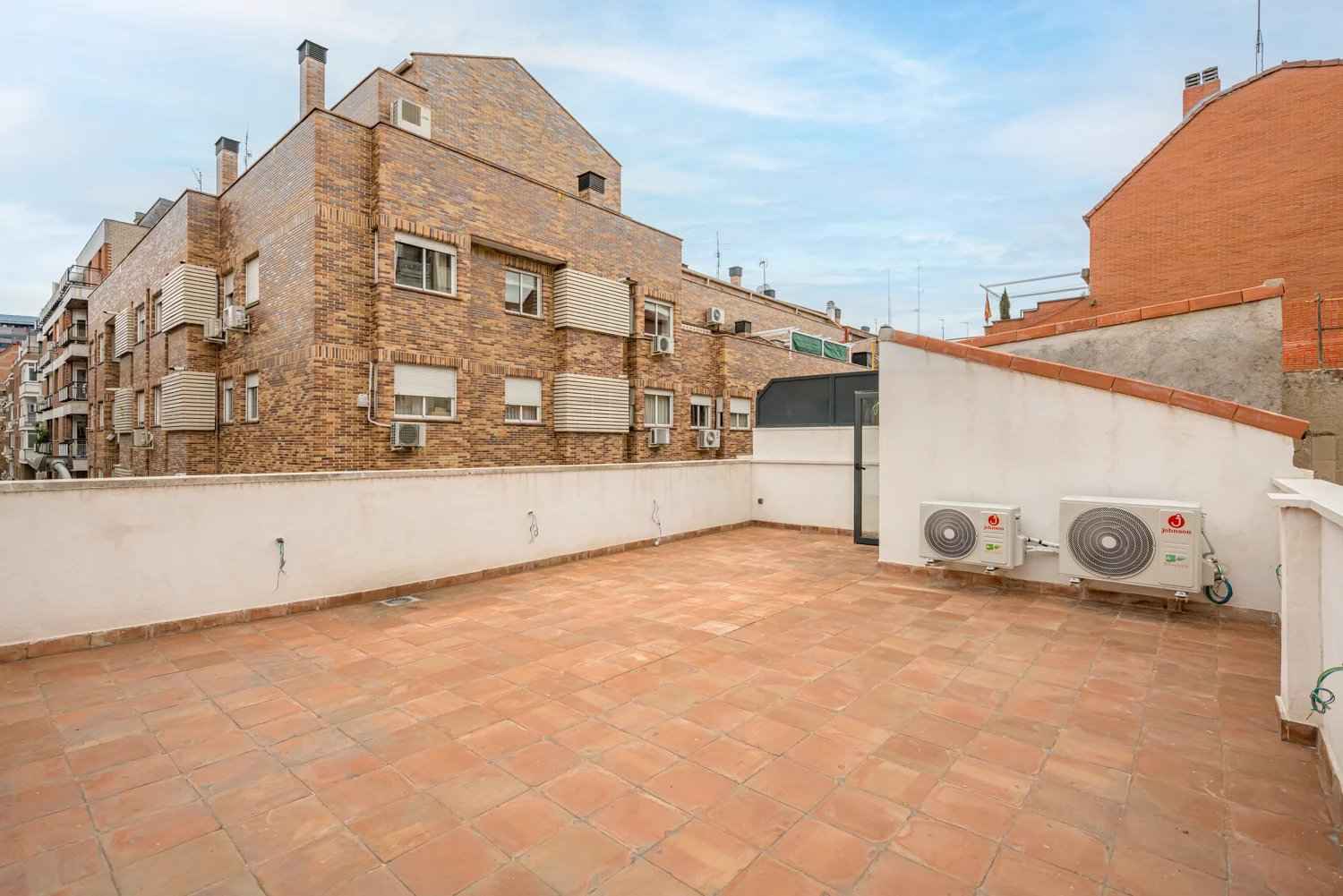 2b15f6d771252c33c56c4f7f73442817 b0f4cf2f82 1500 original - Translation missing: en.helpers.application.image_tag.default_alt