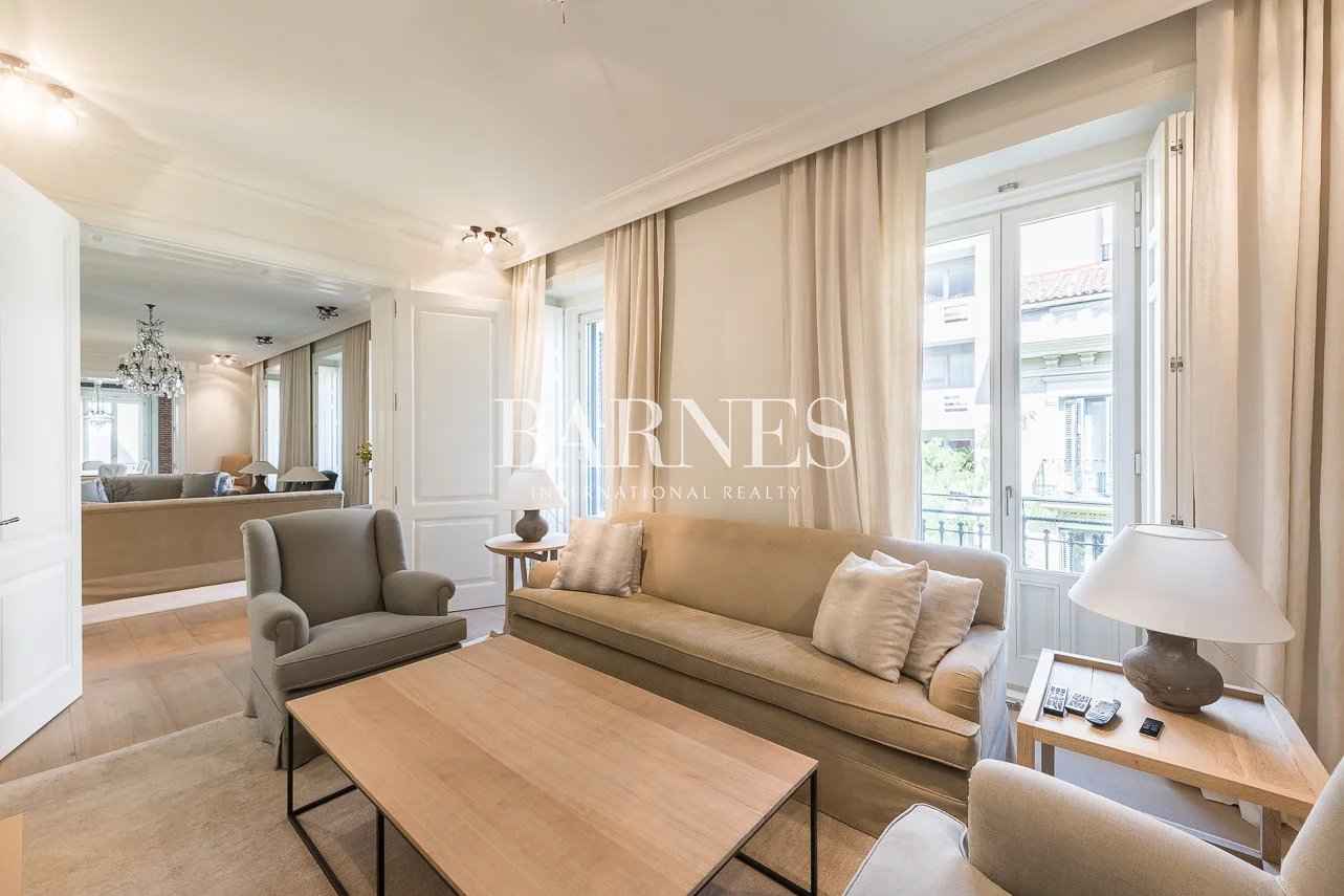 3c27b2998dabd78ab1ea3c99128d9c28 7fe80877f8 1283 original - Attribut alt par défaut.