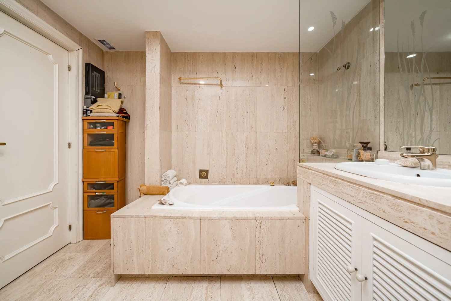 F289a7a94ec9dbbd9d51152b18d840e2 52e2a3d015 1500 original - Translation missing: en.helpers.application.image_tag.default_alt