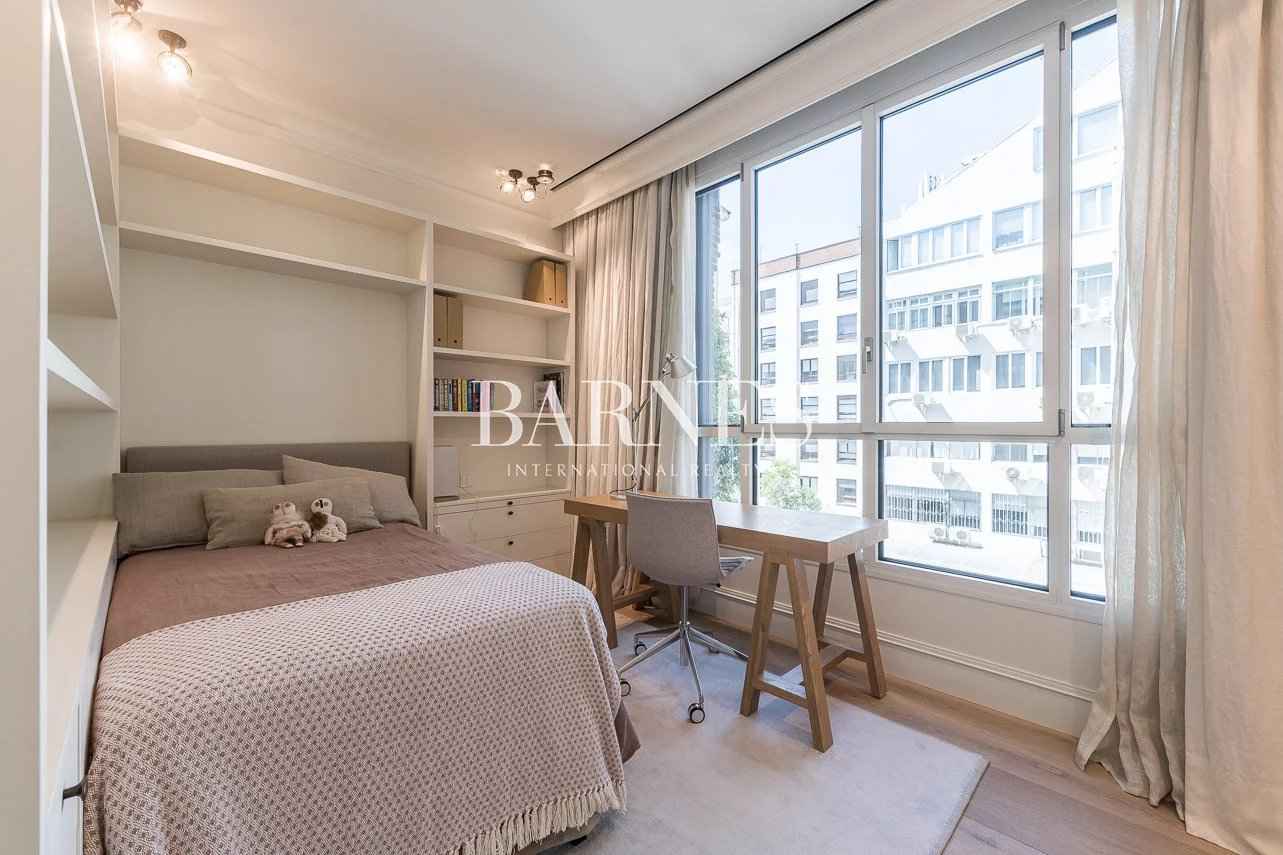 Adecdd89485762c50c65c53146d607ad 237d5fb769 1283 original - Attribut alt par défaut.