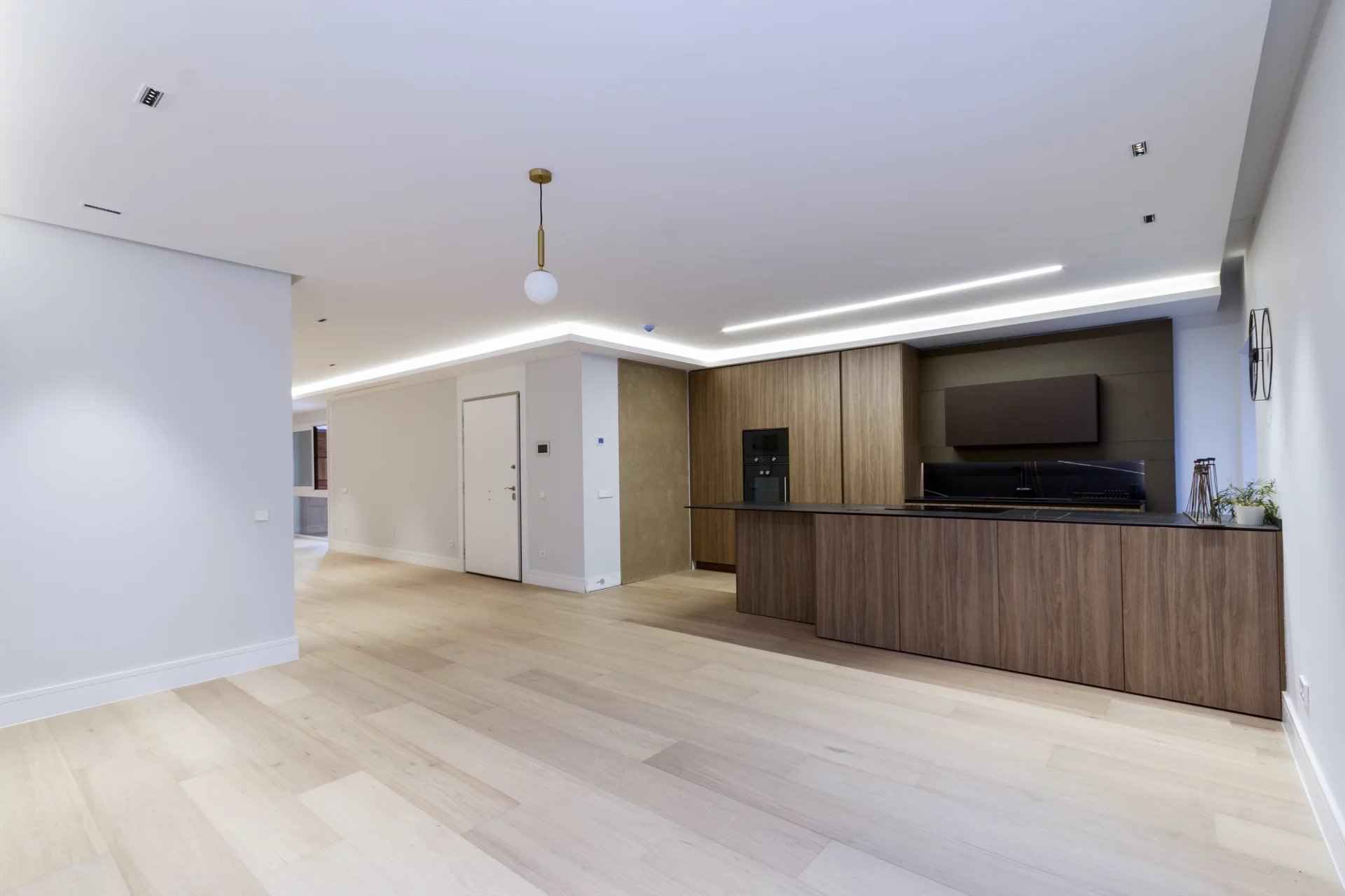 8ffdee74d21f91fe869bec20f804193c 9f4e2e9d2f 1920 original - Translation missing: en.helpers.application.image_tag.default_alt