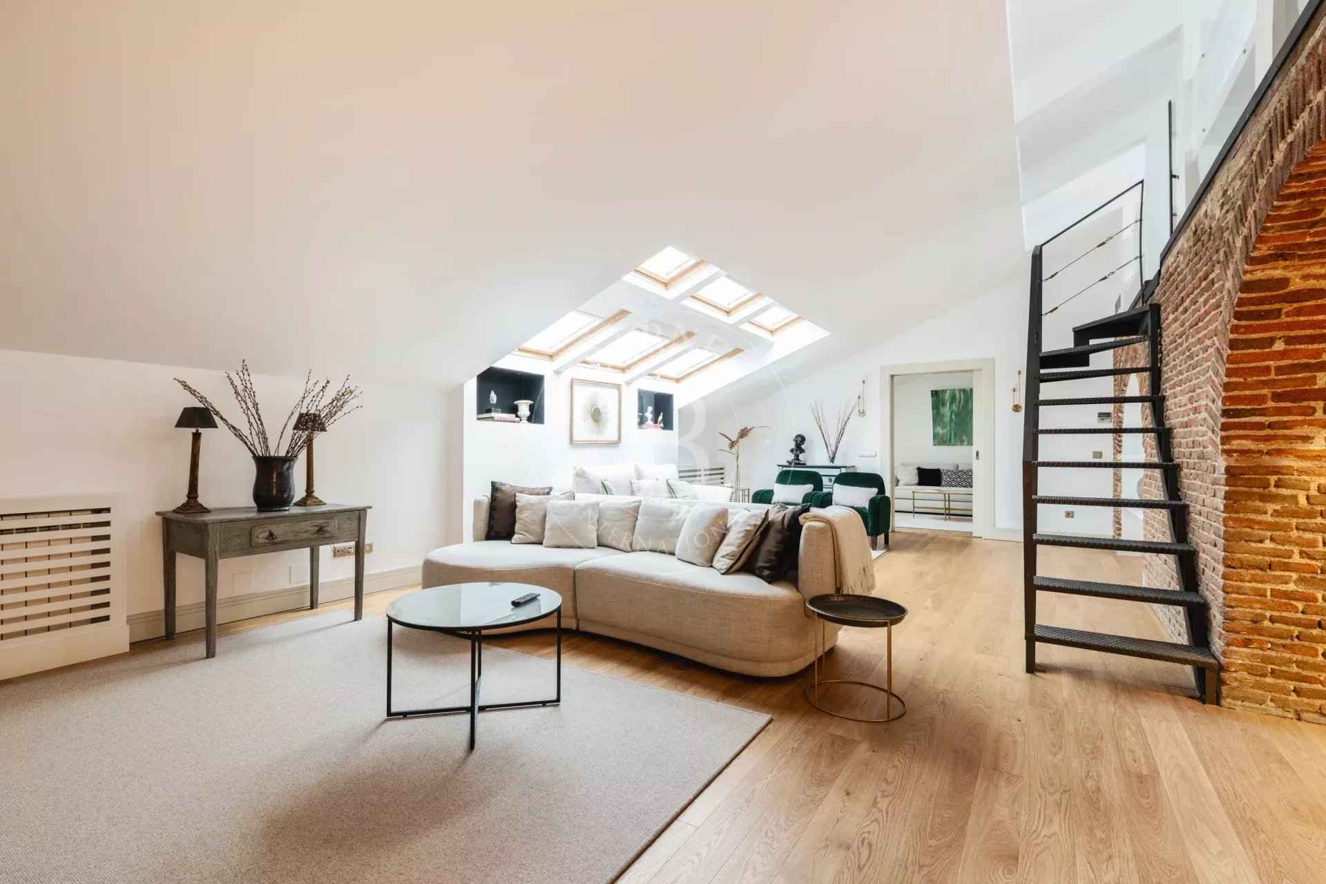 Ad637dbeb25d68c90200dd5861b0727b 7d21de312e 1920 original - Attribut alt par défaut.