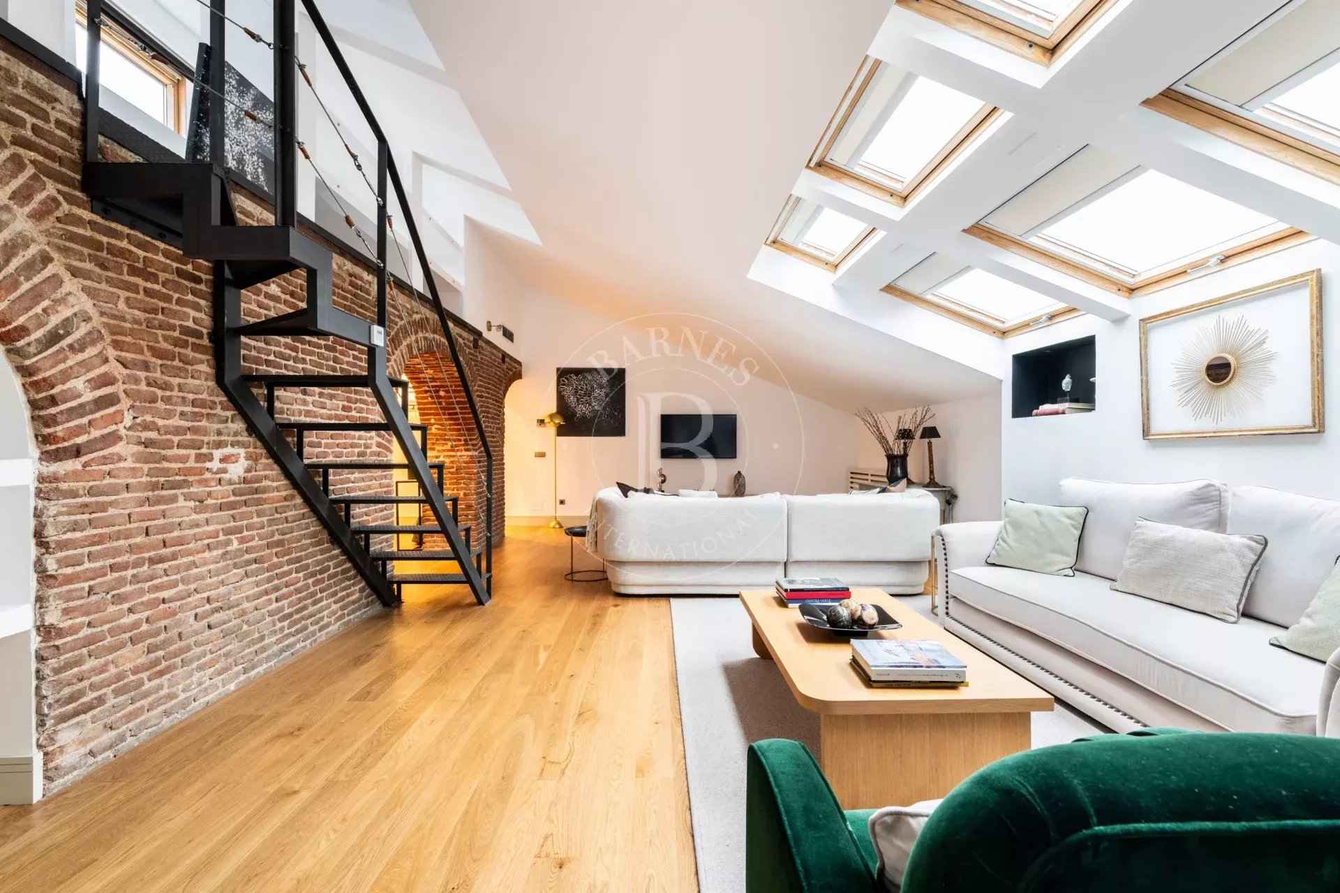 3f4b4a0f385f5f0dc7a94ef6adacd15c e17c8a630c 1920 original - Attribut alt par défaut.