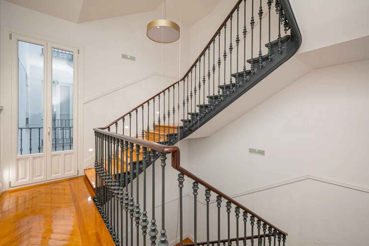 6397688d3f3b4ba05e2524ea03b40878 341497da3c 1500 original - Attribut alt par défaut.