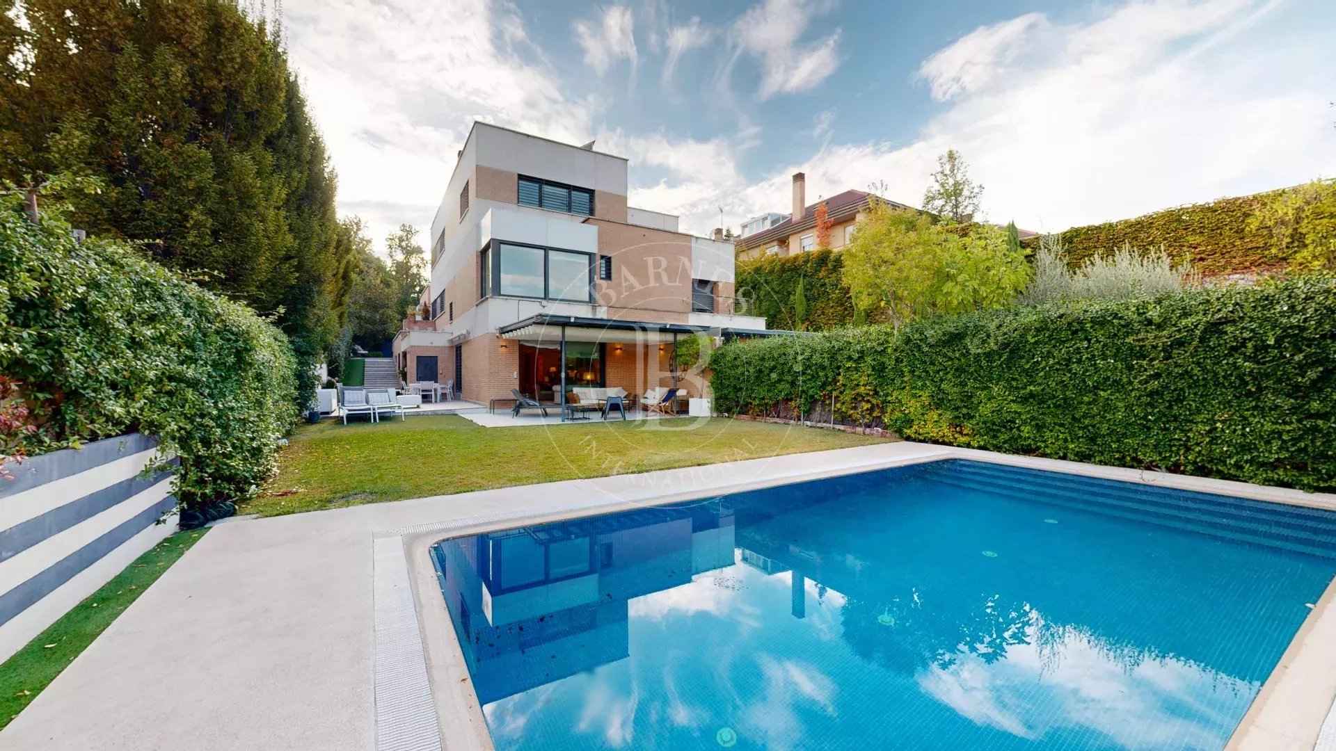 E3a20ed081fd136b184643efa3fb8459 66f226fb5d 1920 original - Attribut alt par défaut.