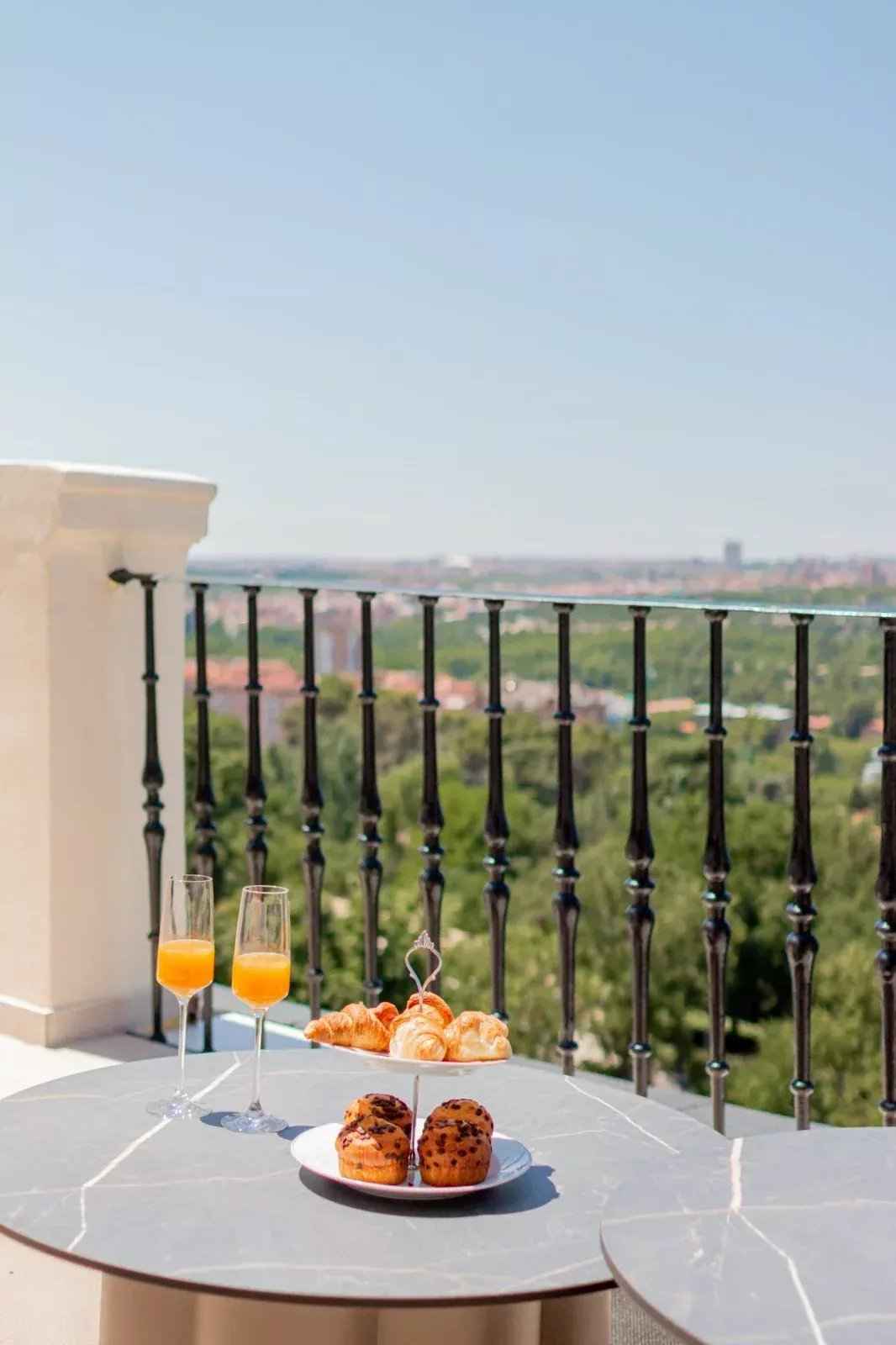 Ce35bfc8153c84302f88a224cb9d11bc 20e9bec8f7 1600 original - Attribut alt par défaut.