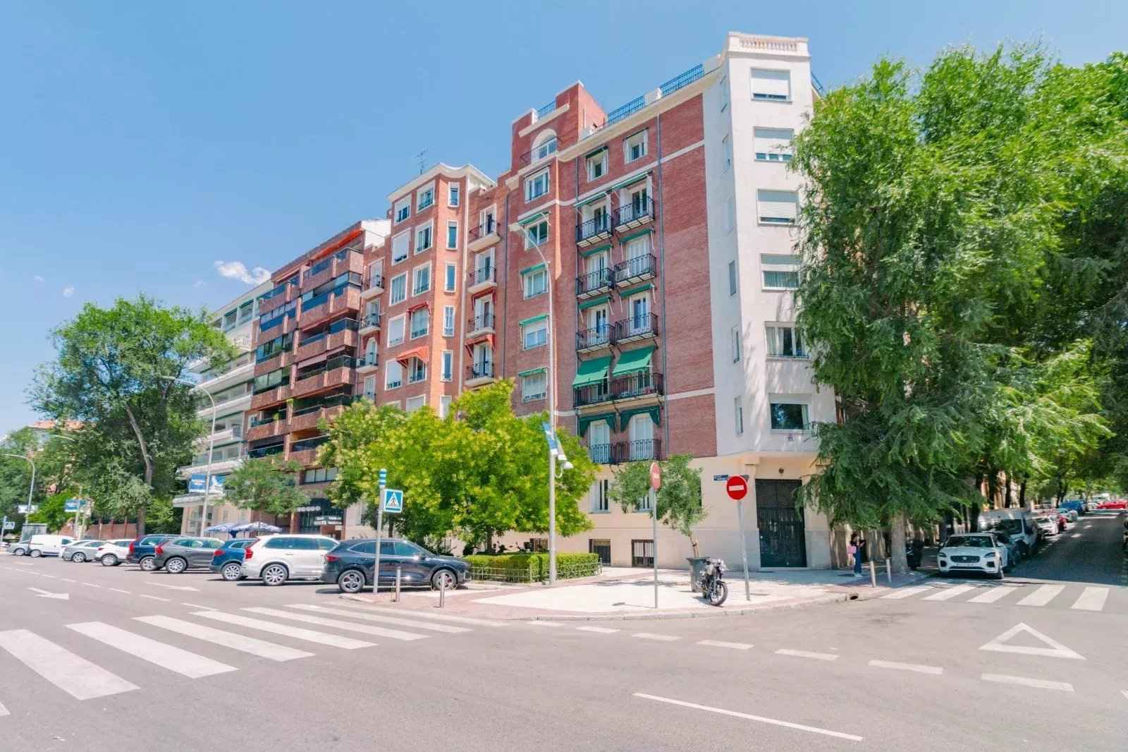 4e7fa096da5cf671317fa2cd0ebe46f6 2d0ae3e245 1600 original - Attribut alt par défaut.