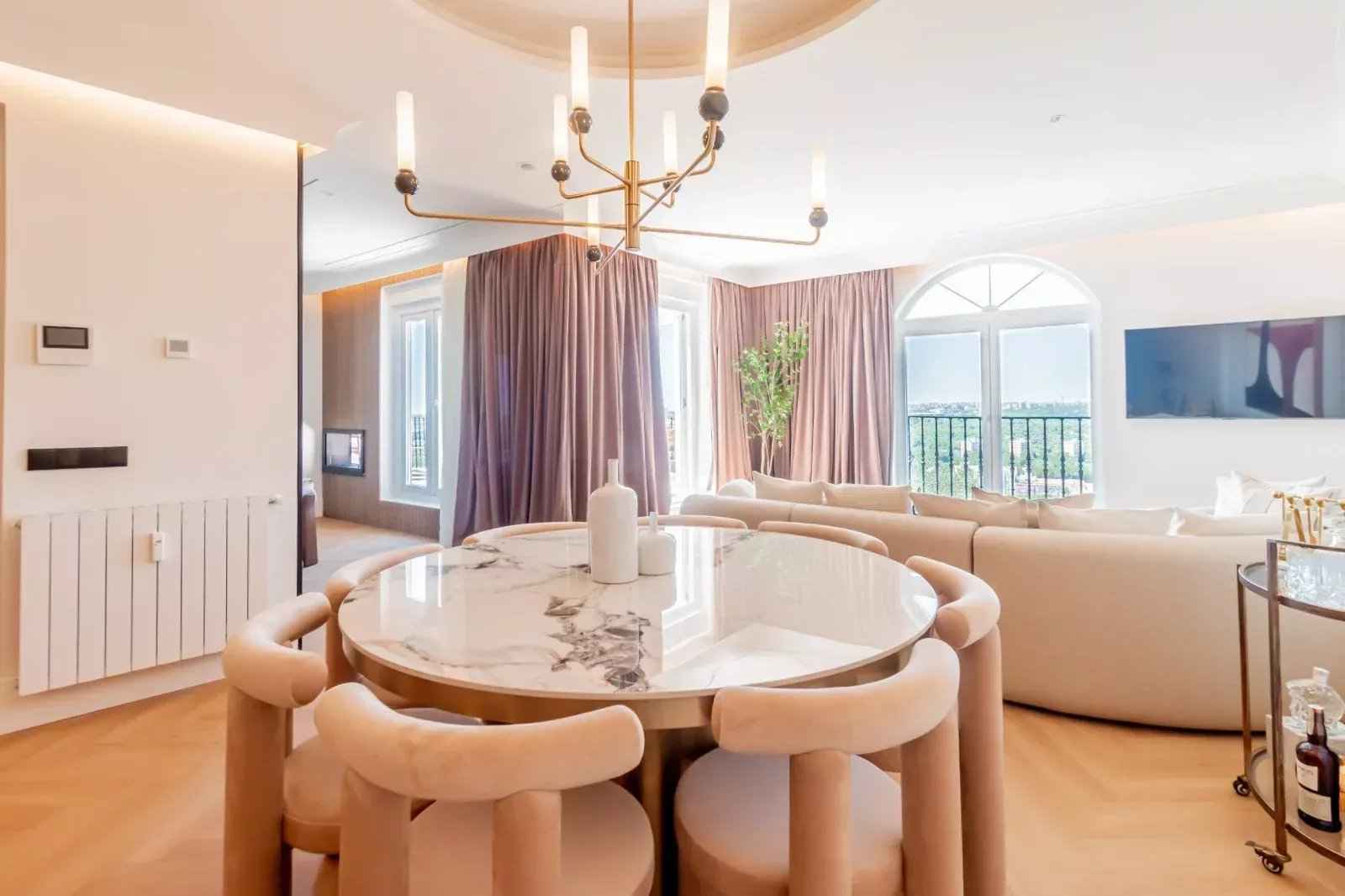 Fe2cf153574d17599008281a04313967 3c1ade2a4d 1600 original - Attribut alt par défaut.