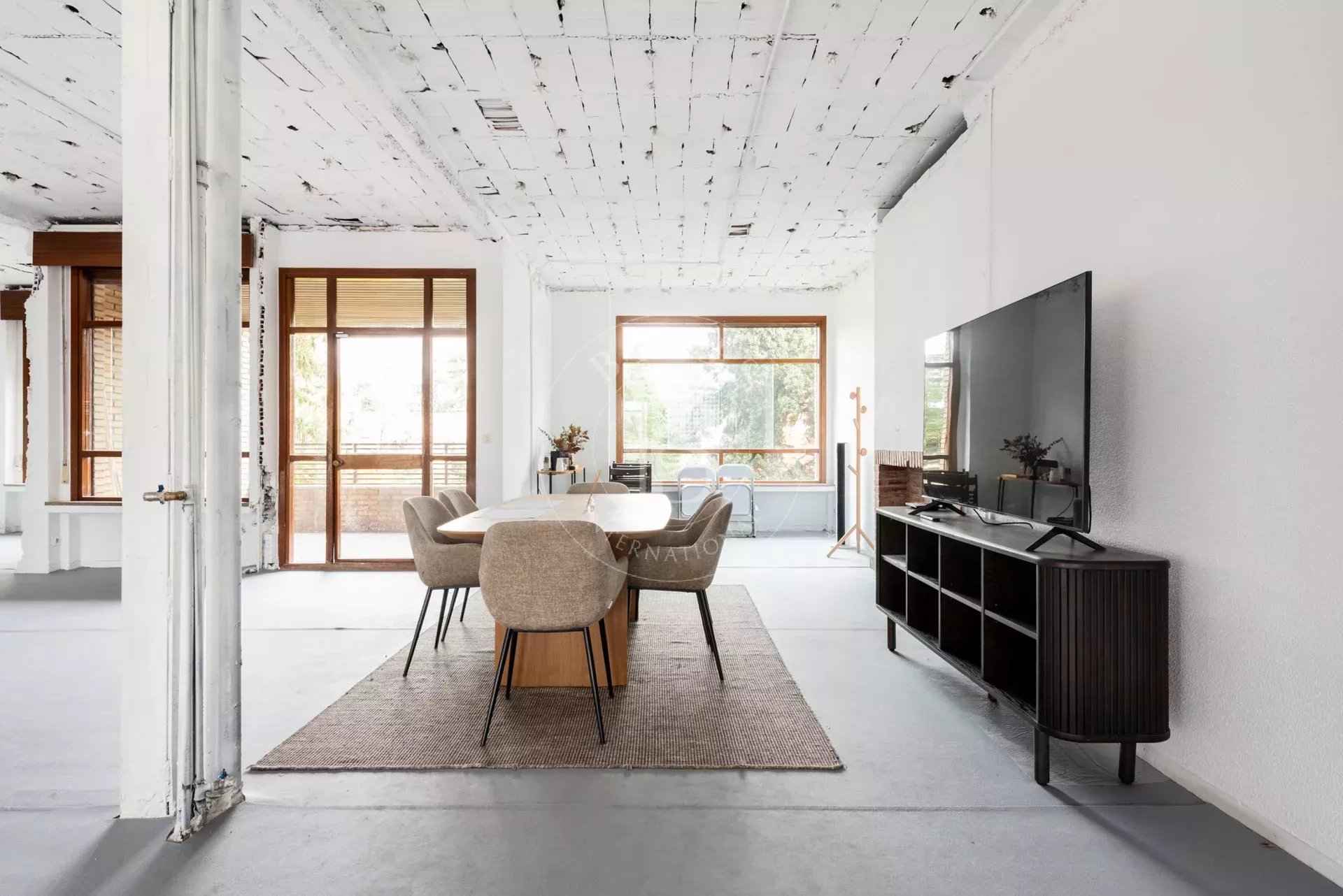 20e63ee219ed3fc43a9871730f55ad61 8199e5a70a 1920 original - Translation missing: en.helpers.application.image_tag.default_alt