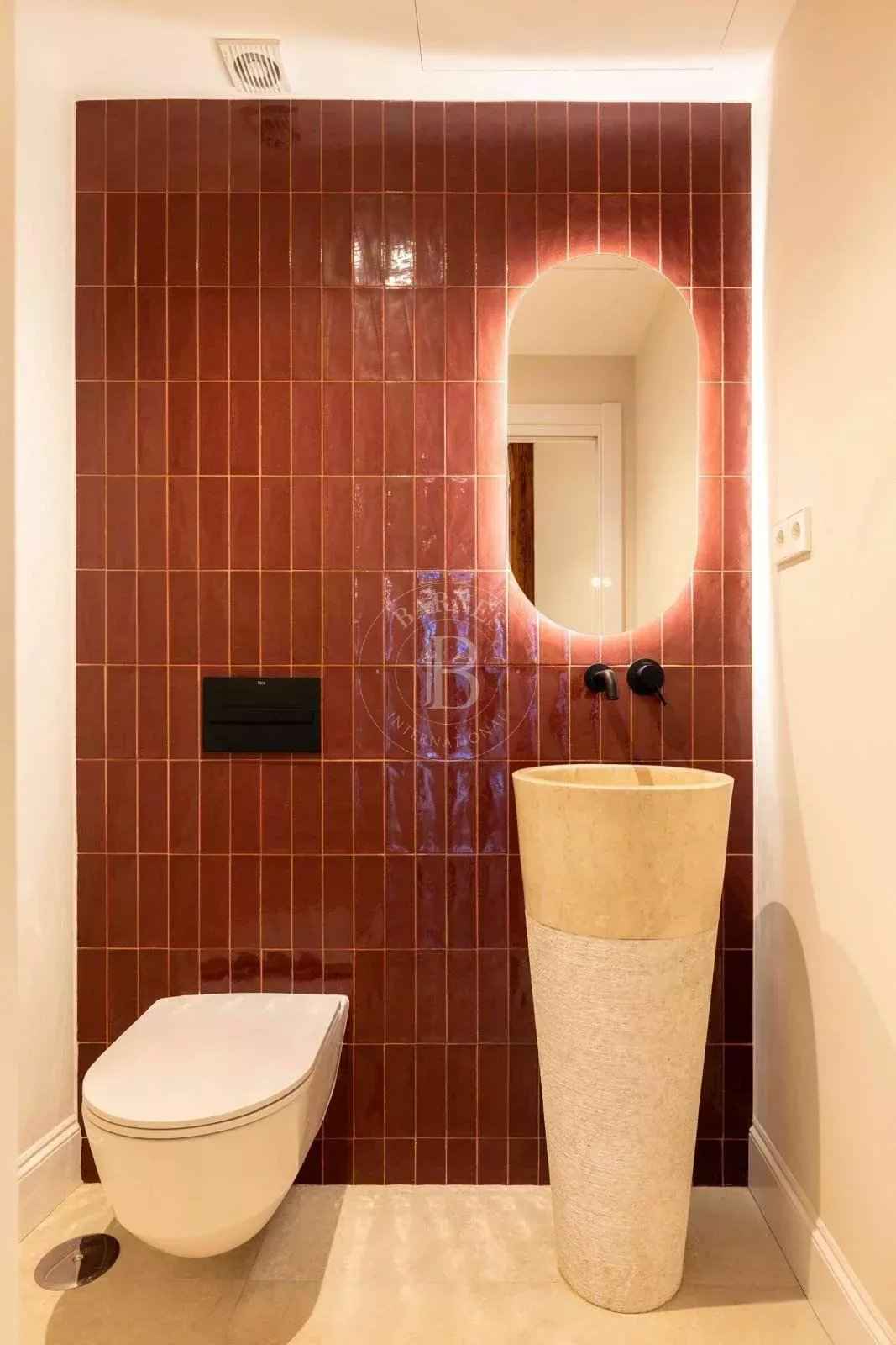 982838776a0f5ab17619b05fed7e71ec 87759156d6 1600 original - Attribut alt par défaut.