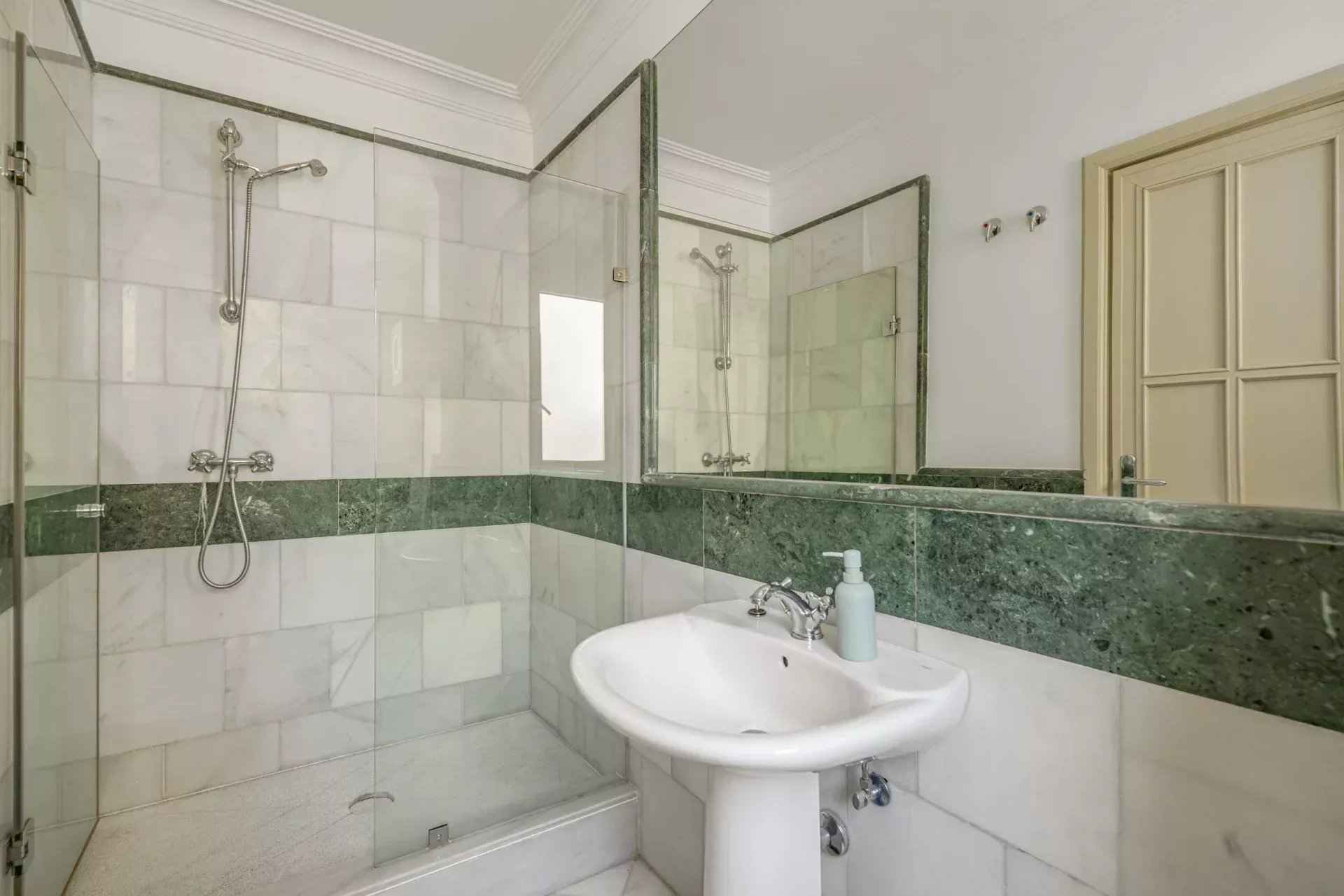 F921736403788f457085c36f35f0e485 f34eb45611 1920 original - Attribut alt par défaut.