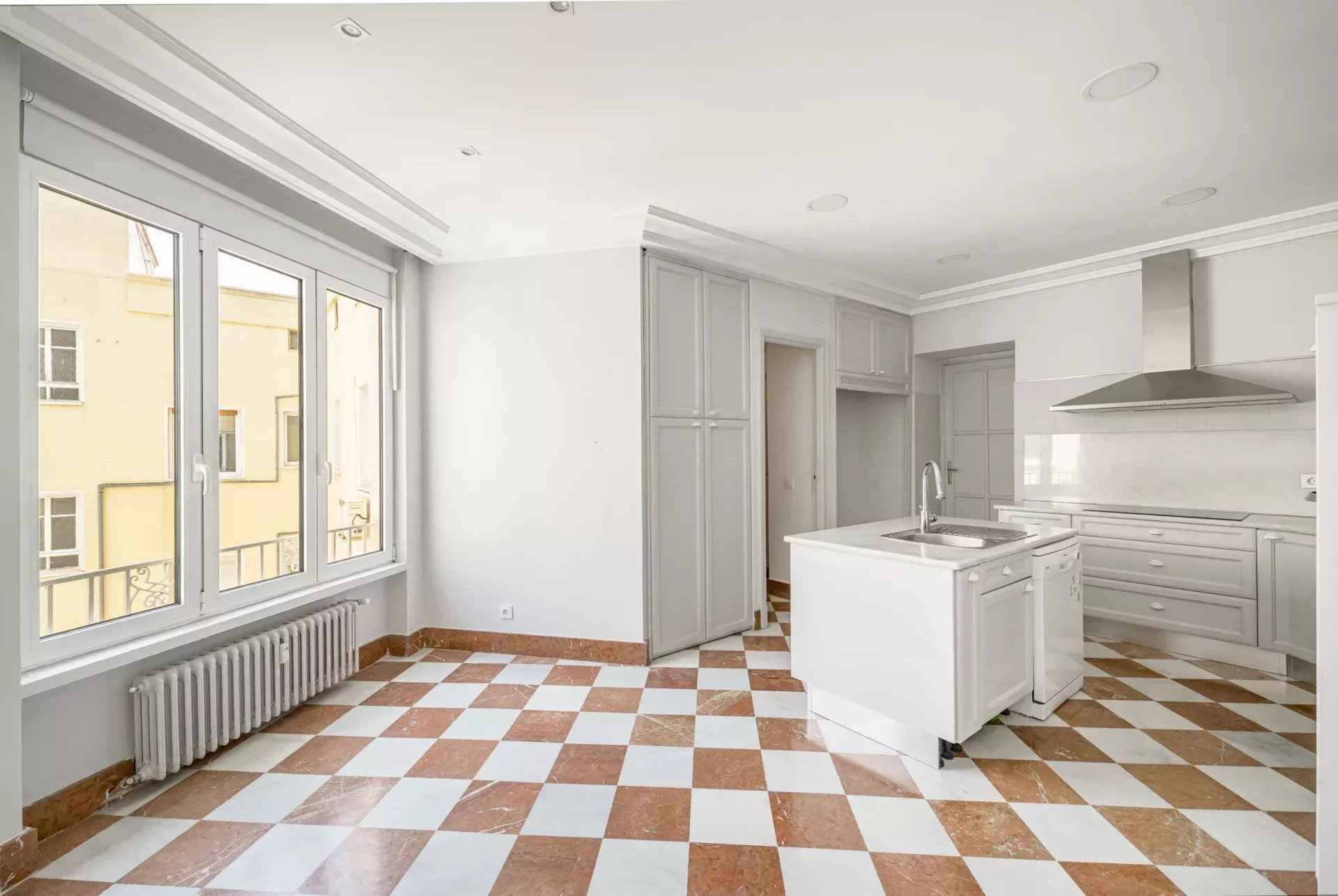 84325b55206ac766e51bc9f8e367505a 3bee4a675a 1920 original - Attribut alt par défaut.