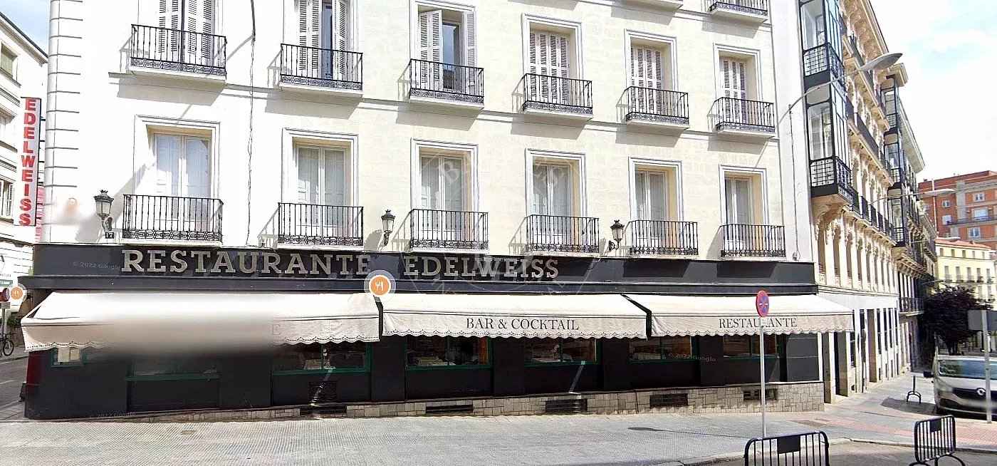 895583d00eb918a2e20e08ba7f0d674f 525506ef49 1400 original - Attribut alt par défaut.