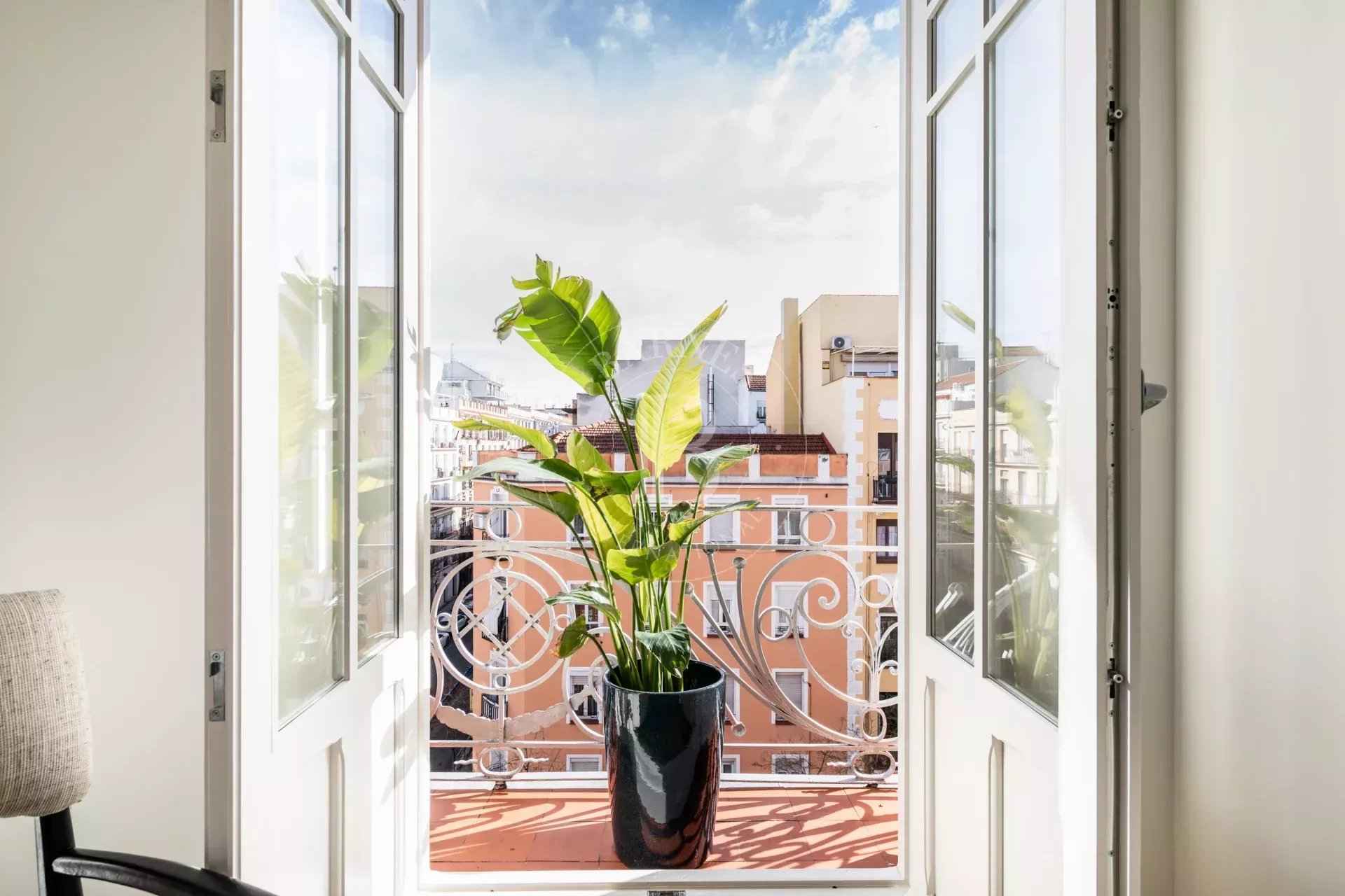 E8187b5575798e351b071df2d44aa25a 0c00422482 1920 original - Attribut alt par défaut.