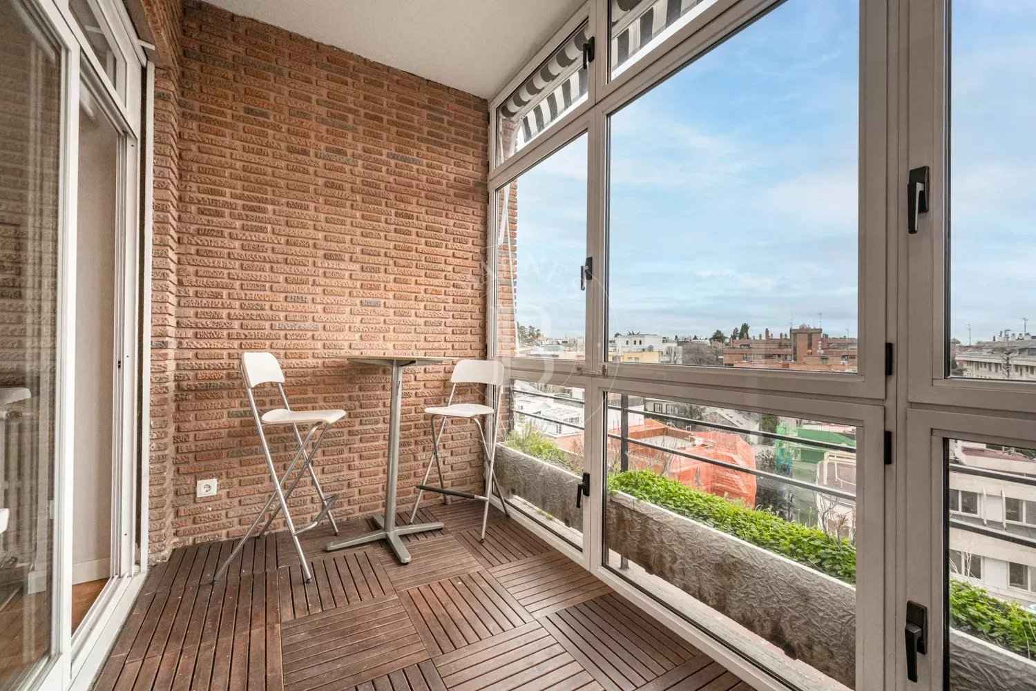 F4073160b03ea0f5036586dd4fc2a5b2 b69d671f86 1500 original - Attribut alt par défaut.