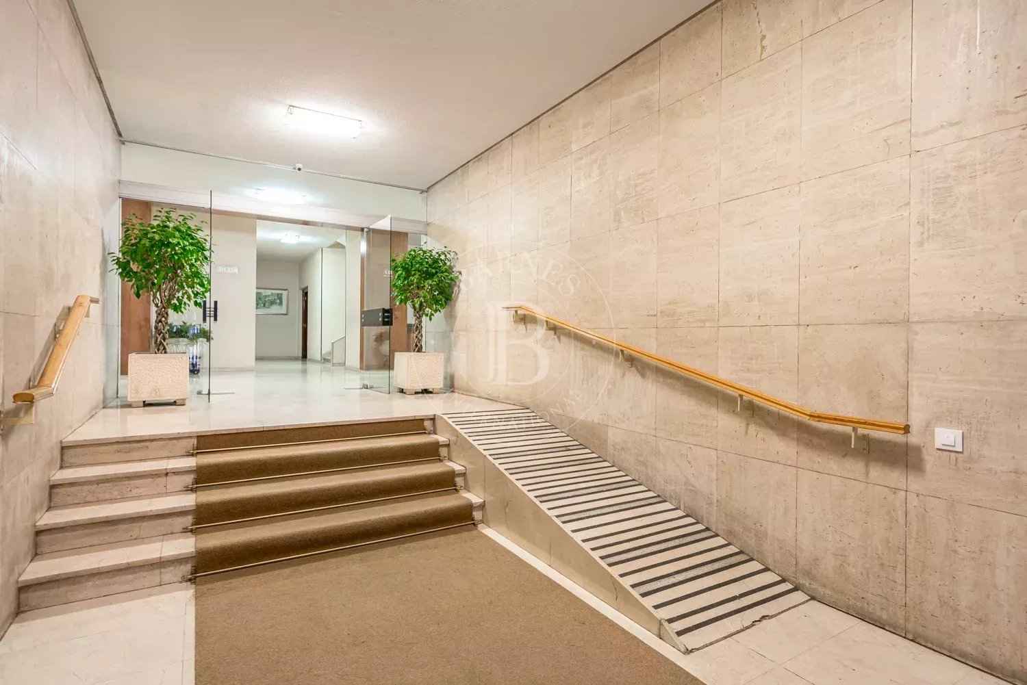 Fce763978cd2db98b3dee63316c95583 f380c50468 1500 original - Attribut alt par défaut.