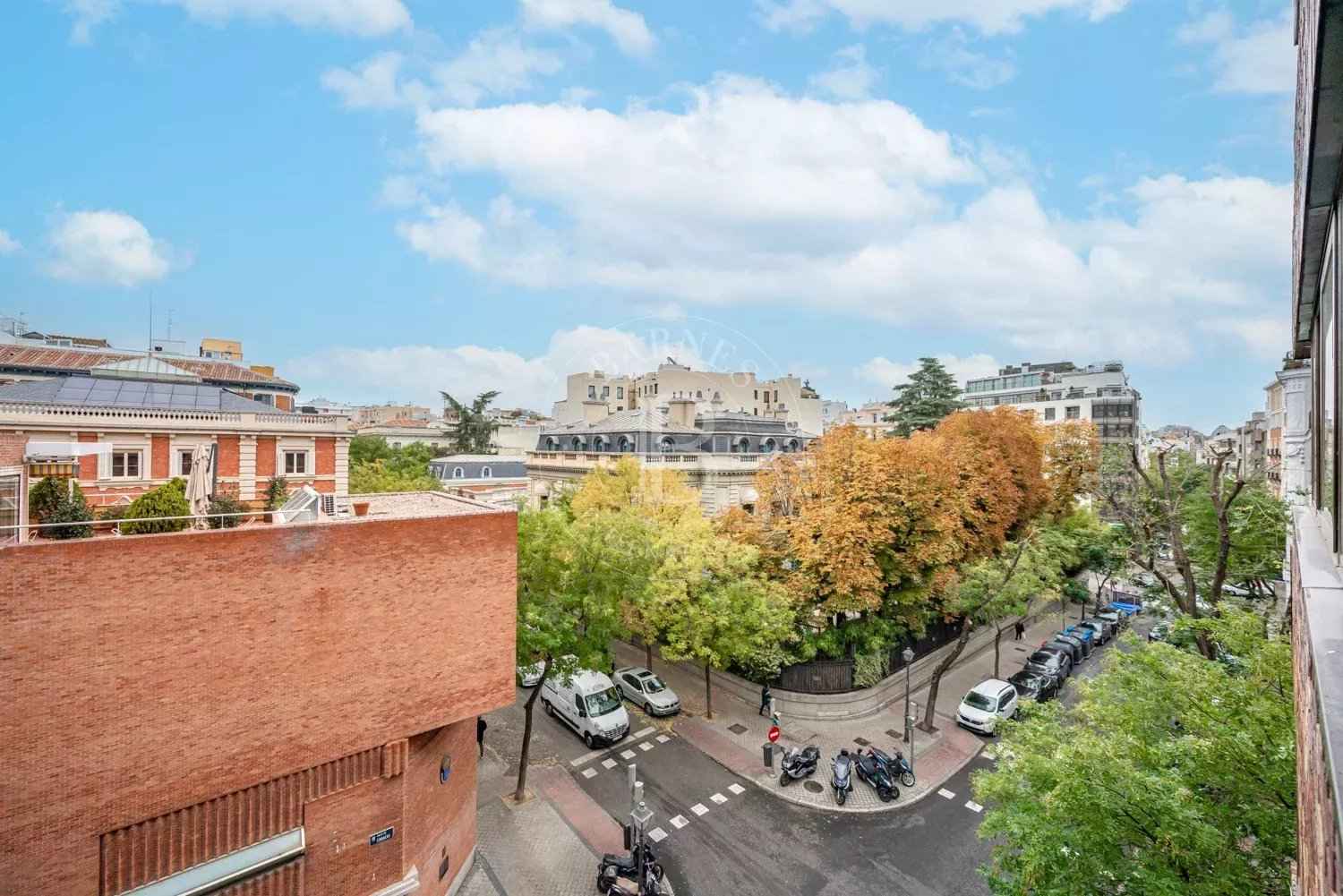 Faf8fc4d9b38c2cf7175894260505528 41b34c5493 1500 original - Attribut alt par défaut.