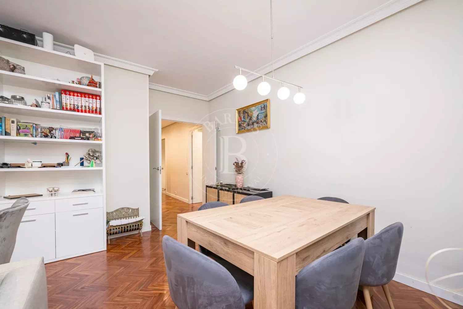 447de64338986fcf1b23638e50c3f59a c6247b154c 1500 original - Attribut alt par défaut.