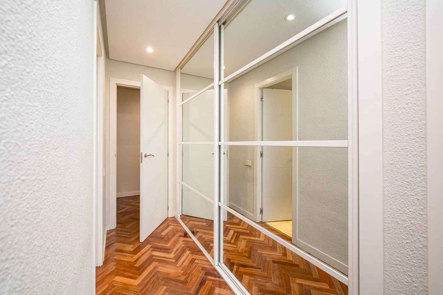 4ac53f312cca1483fd039fbbb13899c5 f6c2935a30 1500 original - Attribut alt par défaut.