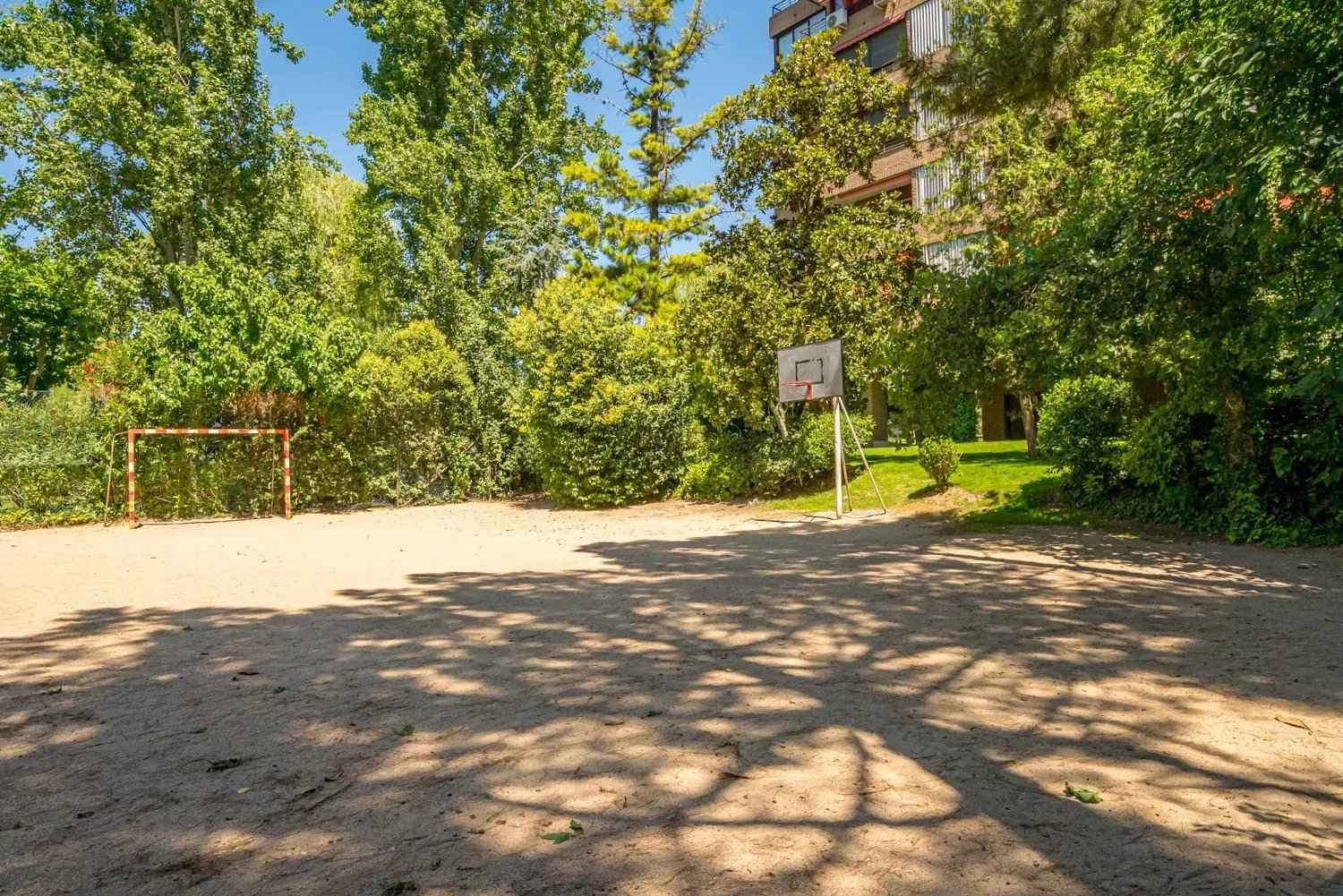 Ac9b30d846b39d244d64483b6428d740 190ae02b0a 1500 original - Attribut alt par défaut.