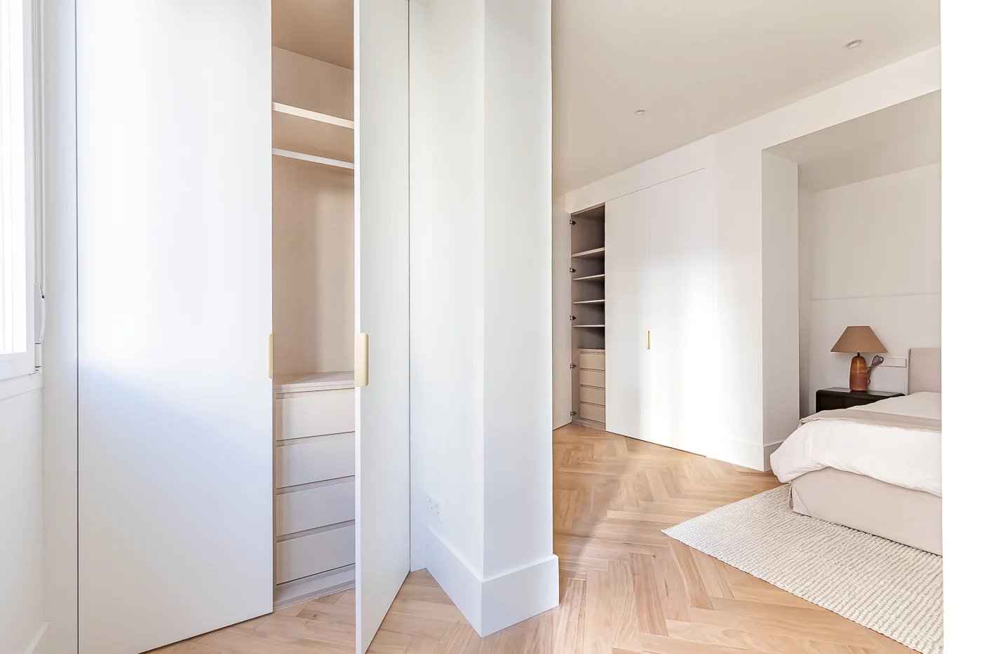 2e7f27cb3e099f763cc335ae98bffa1c 3d3393c885 1400 original - Attribut alt par défaut.