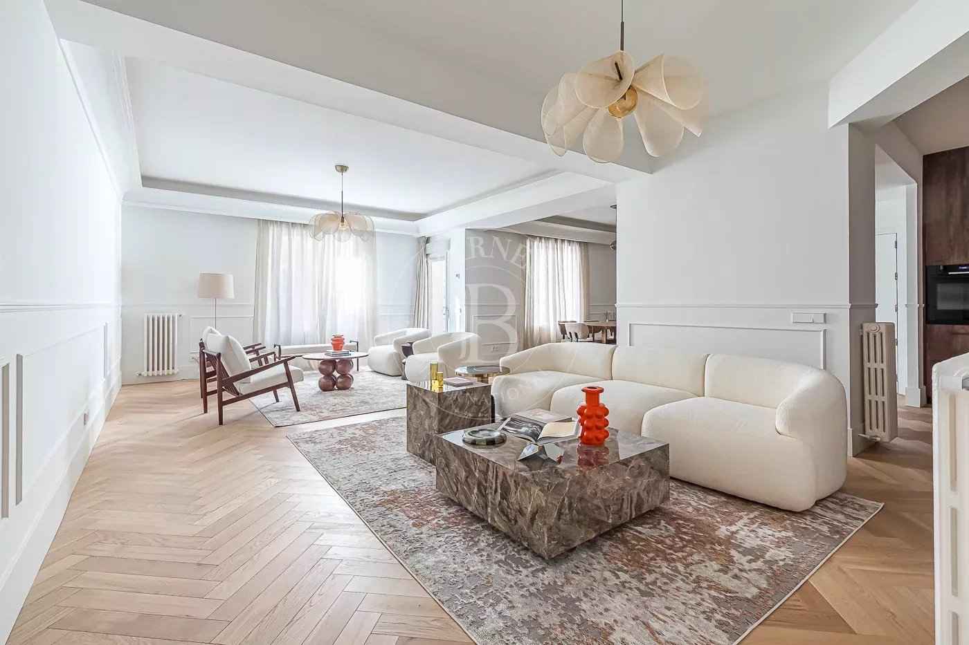 Dbb451e8e4f180f67ace45b22b630ebc 7647da94dc 1400 original - Attribut alt par défaut.