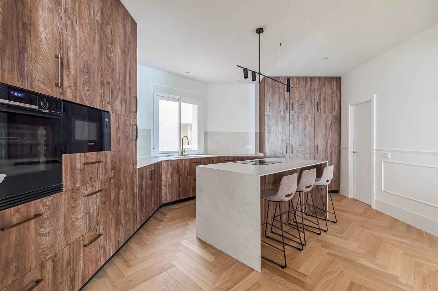 2d5e19a520dee22f1ff23c370c95b073 c4cd68a80d 1400 original - Attribut alt par défaut.