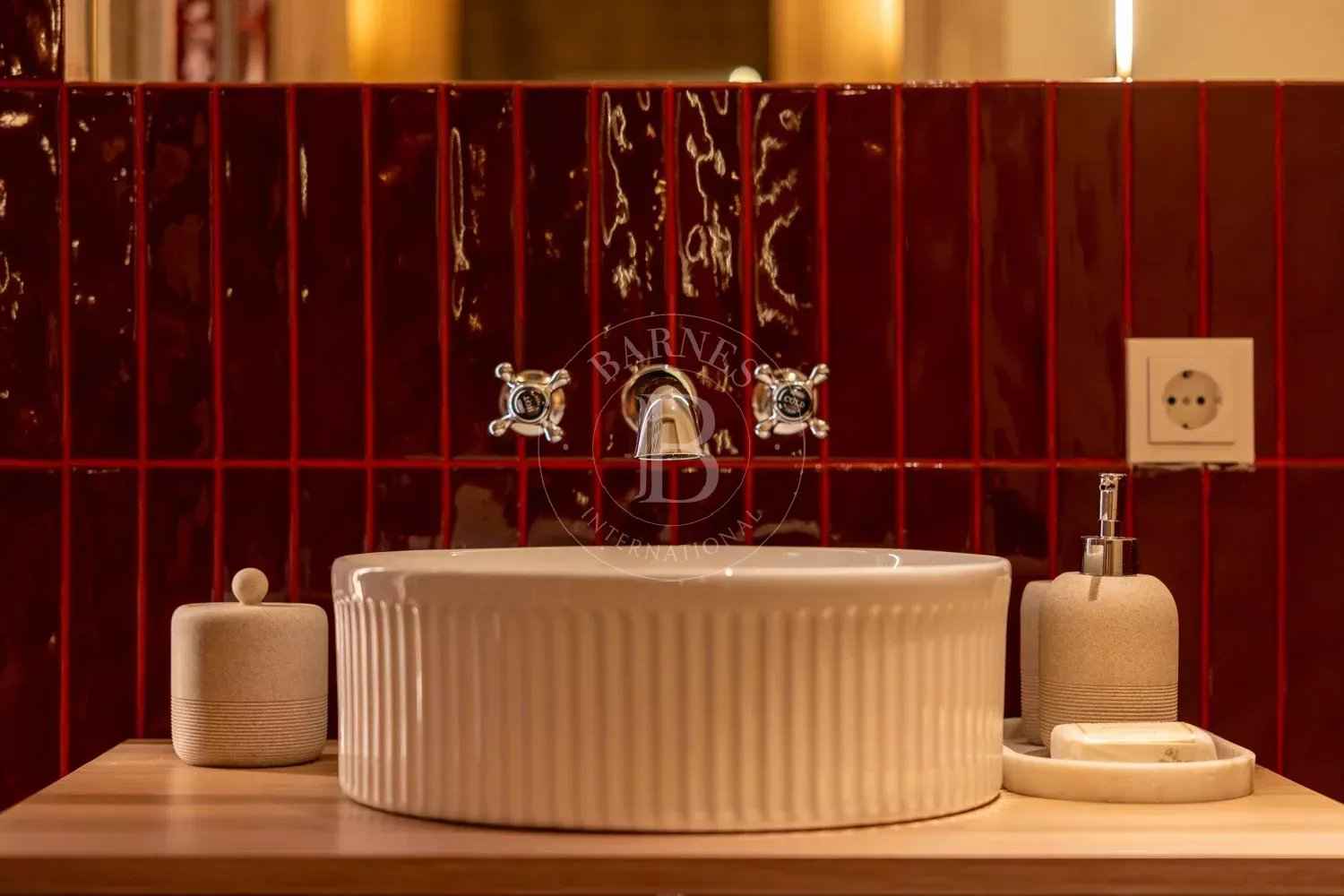 33fa74e5af9481f6603c9d86b6c2fc16 e18877a636 1500 original - Translation missing: en.helpers.application.image_tag.default_alt