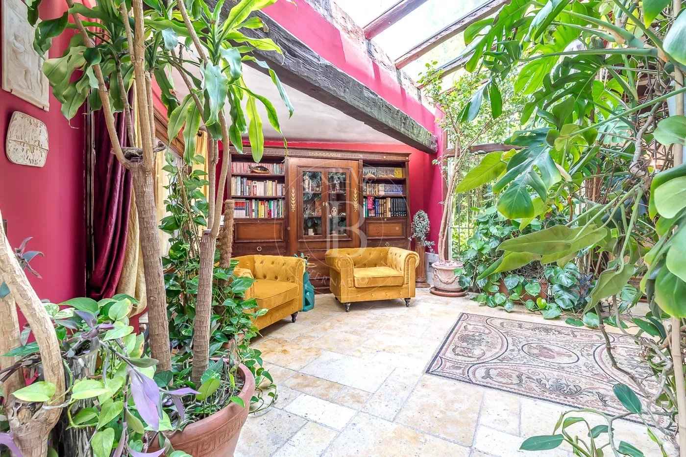 7eb6f5dedc588c5ee1e538337973cc0f 0b021df455 1400 original - Attribut alt par défaut.