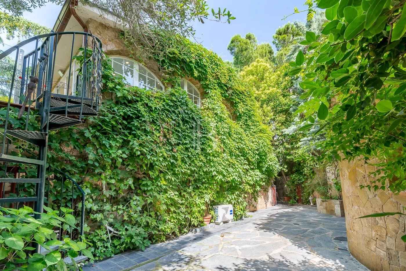 6ee796cb861a36bd6c70e4d009ee09c9 cddc86e9a0 1400 original - Attribut alt par défaut.