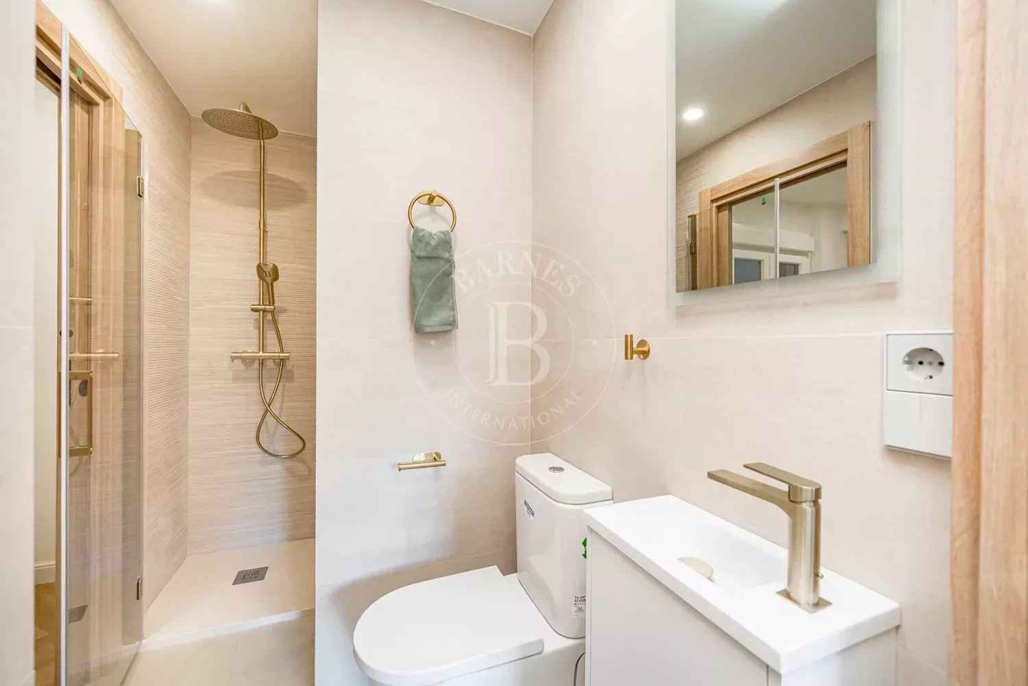 32eb597c5bcc30e18e6f7f8251f4e382 85ada6da77 1500 original - Attribut alt par défaut.