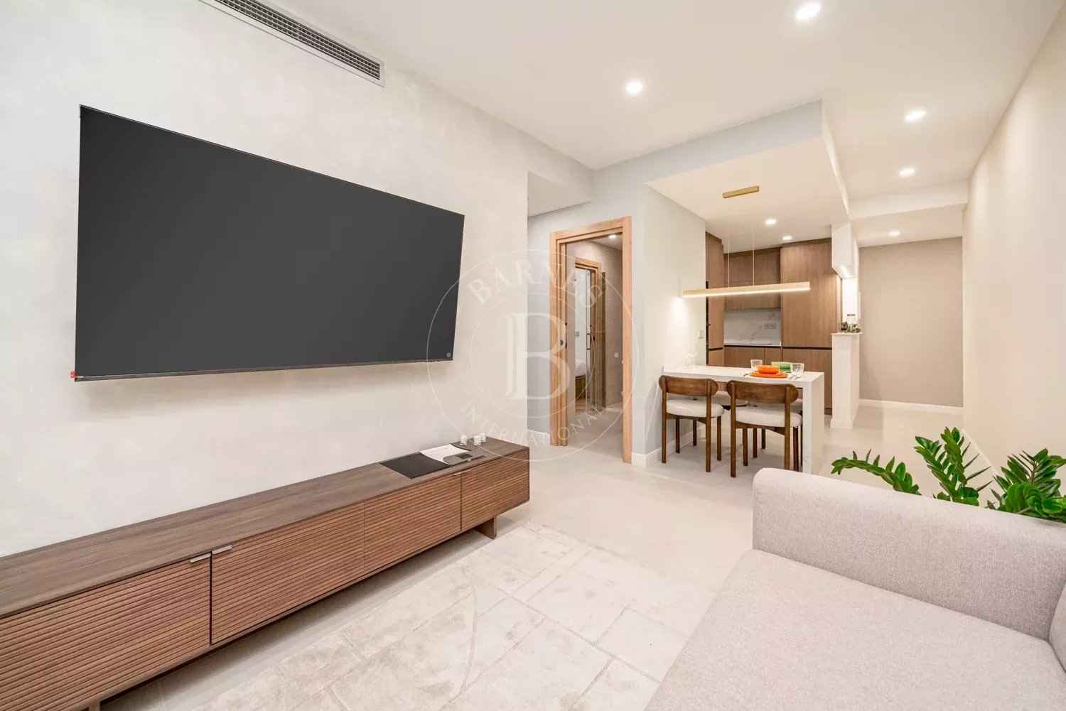 C48499bd1edbd5643573a1d0a924166a 1627d4219b 1500 original - Attribut alt par défaut.