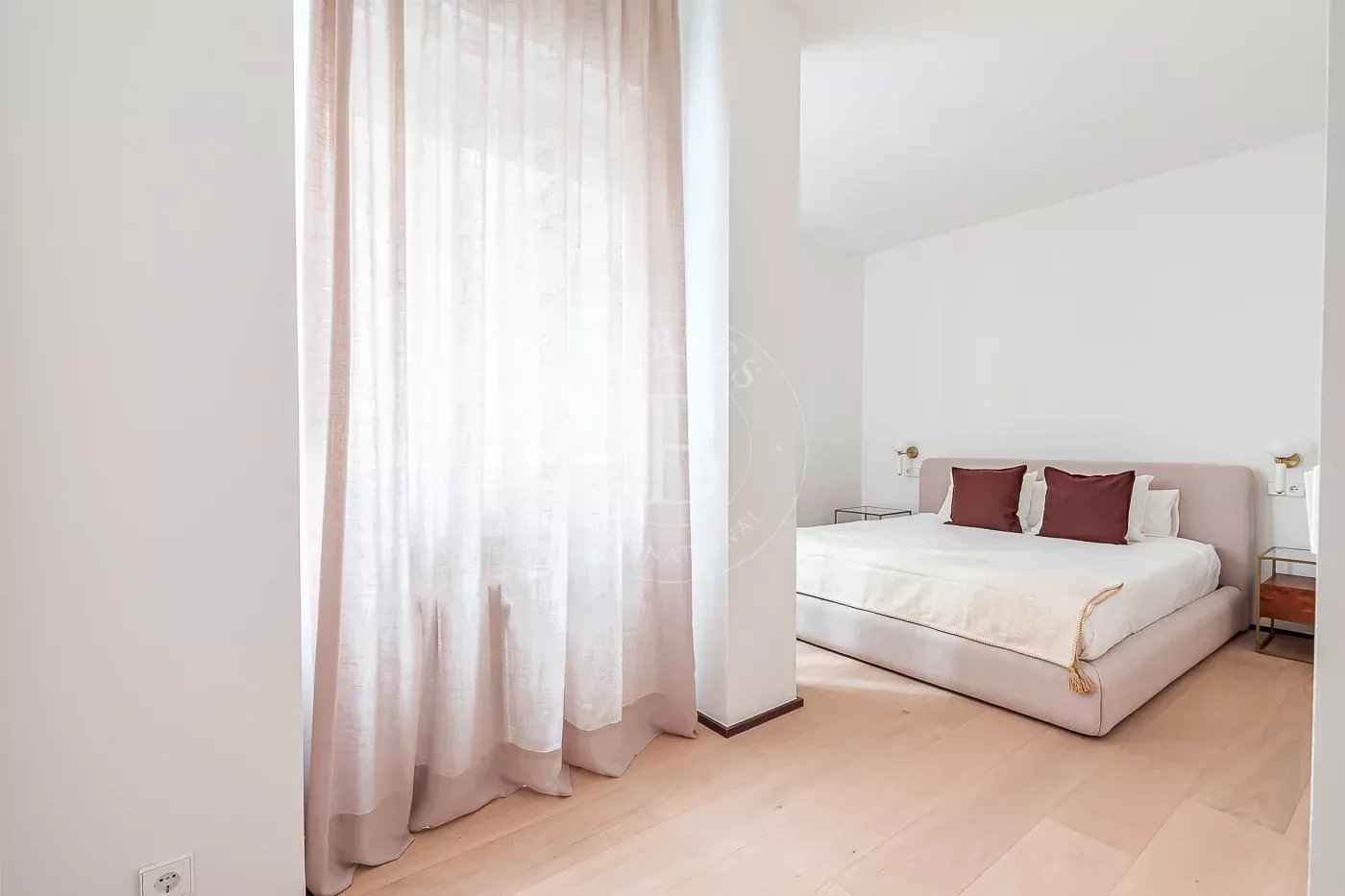 2204d3d95e99ebef8b7ddd5d66a21e3e 46f842527f 1400 original - Attribut alt par défaut.