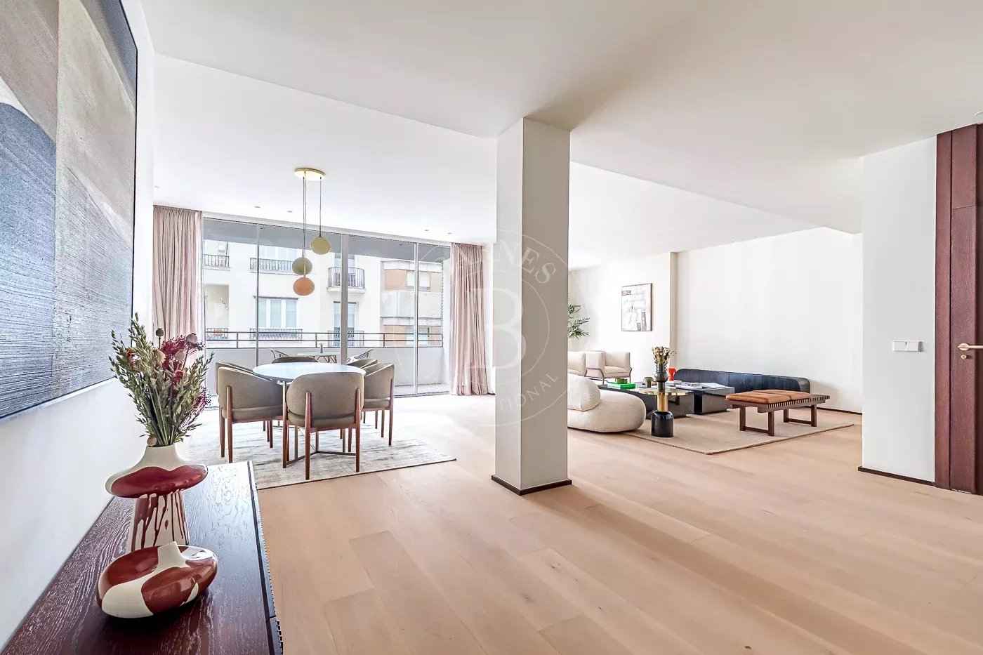 7351e84c13dcd7f2f3e45556cf2a54ac c5b80c54cd 1400 original - Attribut alt par défaut.