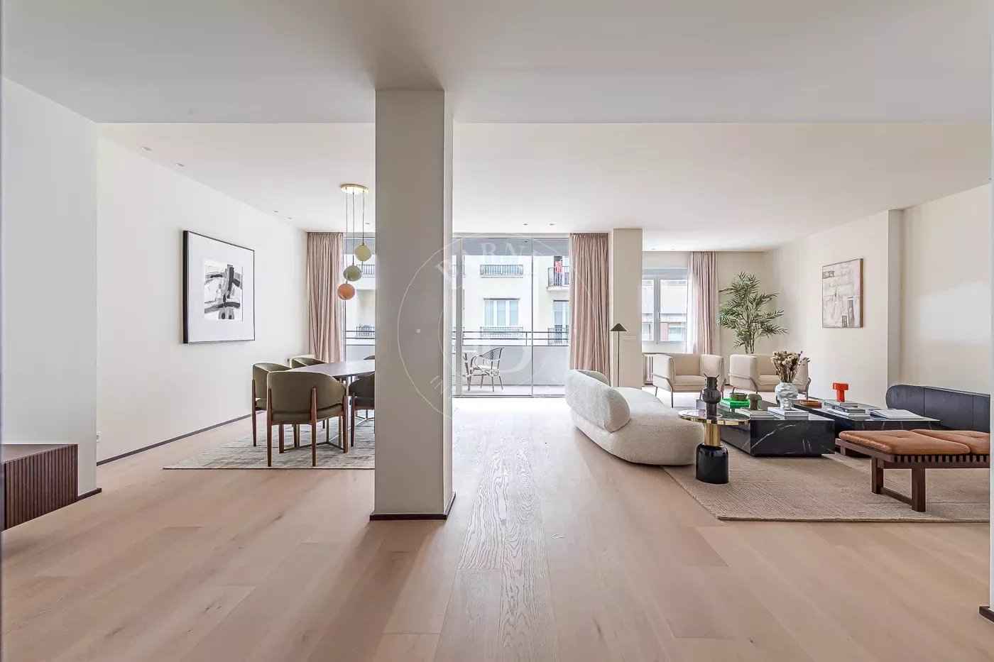 88779d063dfadbbbb4e32105ac2d76fe d8490606a4 1400 original - Attribut alt par défaut.