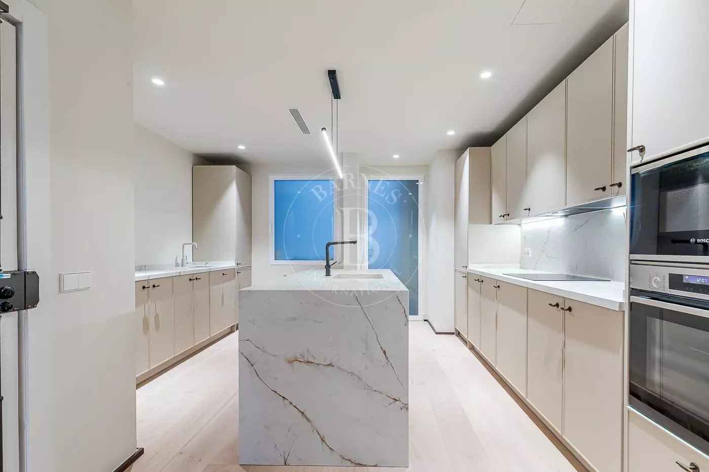 27b415e38ebd32fa7e109f8786560bd2 9827d77bfd 1400 original - Attribut alt par défaut.